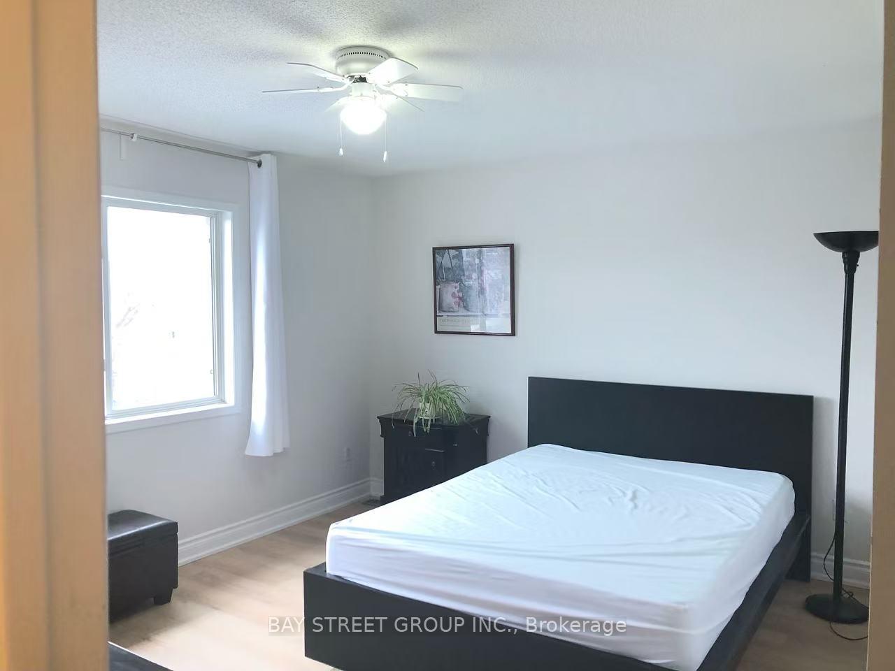 Photo 13 of 49 John Gary Drive, Markham, Village Green-South Unionville — HOMEH