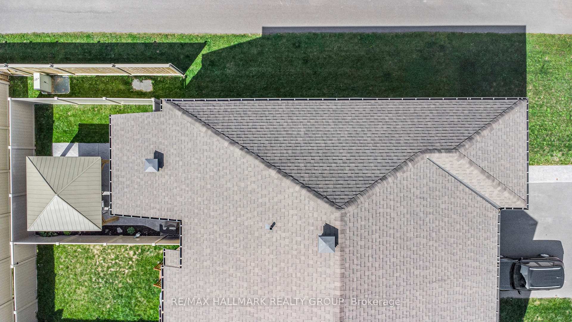 Photo 4 of 754 Cairn Crescent, Ottawa, Mer Bleue/Bradley Estates/Anderson Park — HOMEH
