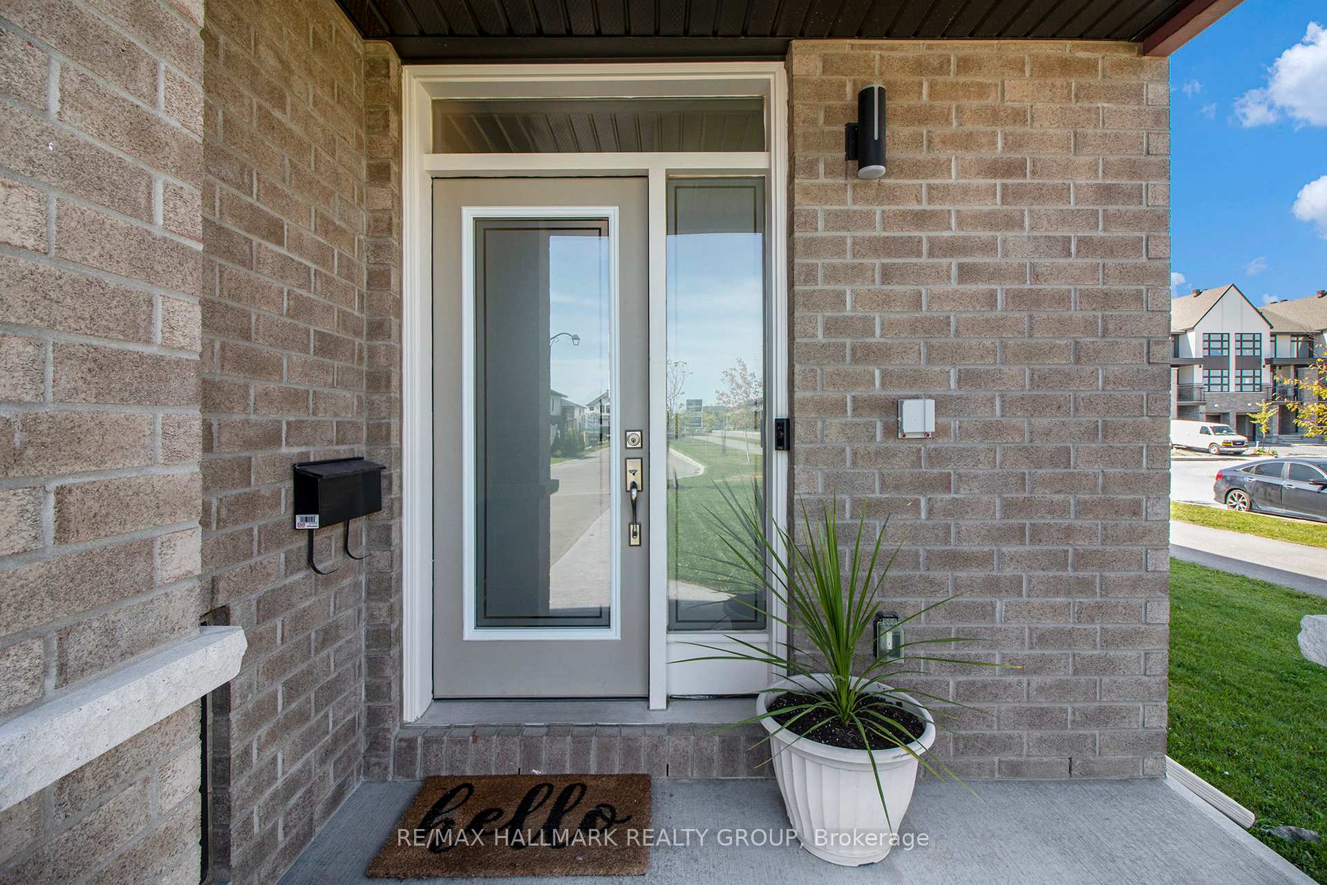 Photo 6 of 754 Cairn Crescent, Ottawa, Mer Bleue/Bradley Estates/Anderson Park — HOMEH