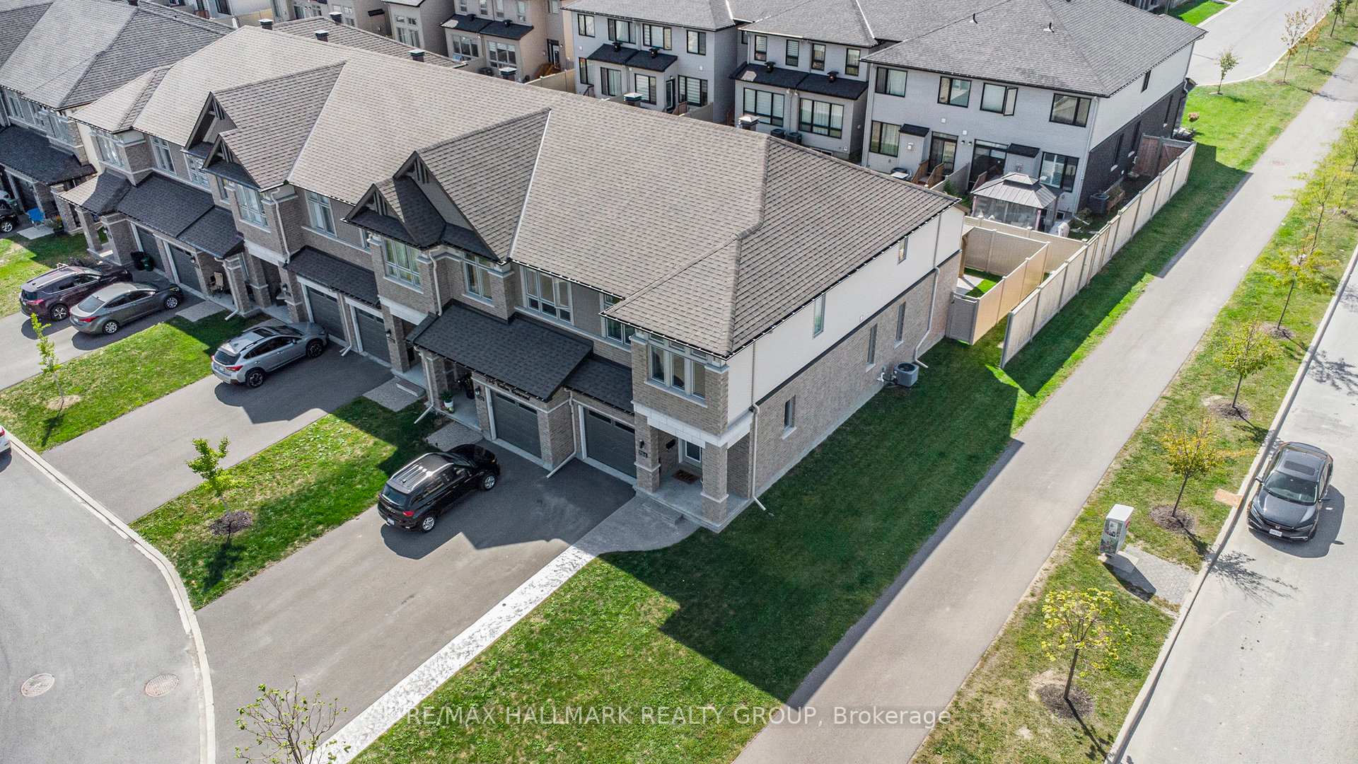 Photo 11 of 754 Cairn Crescent, Ottawa, Mer Bleue/Bradley Estates/Anderson Park — HOMEH