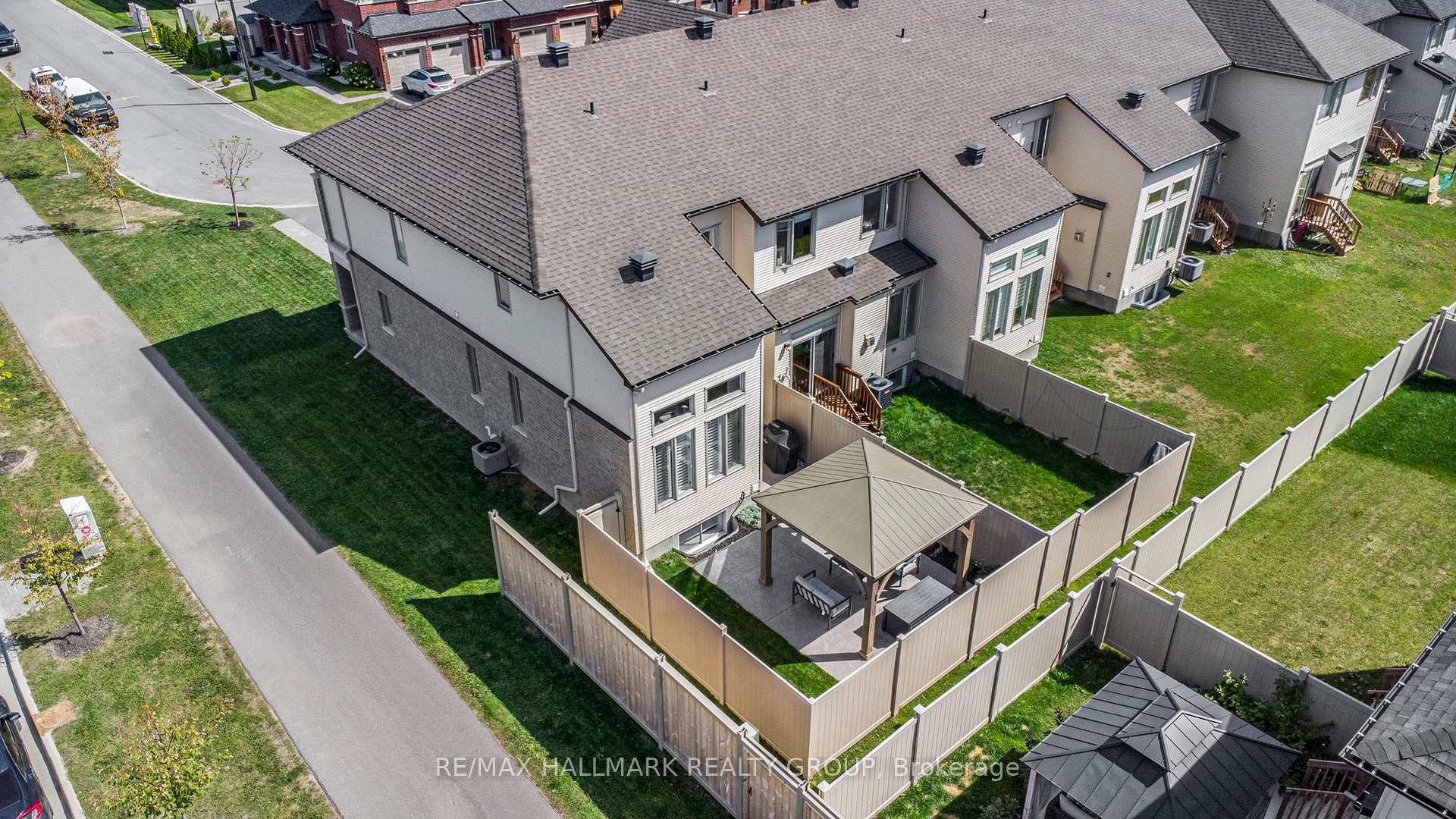 Photo 36 of 754 Cairn Crescent, Ottawa, Mer Bleue/Bradley Estates/Anderson Park — HOMEH