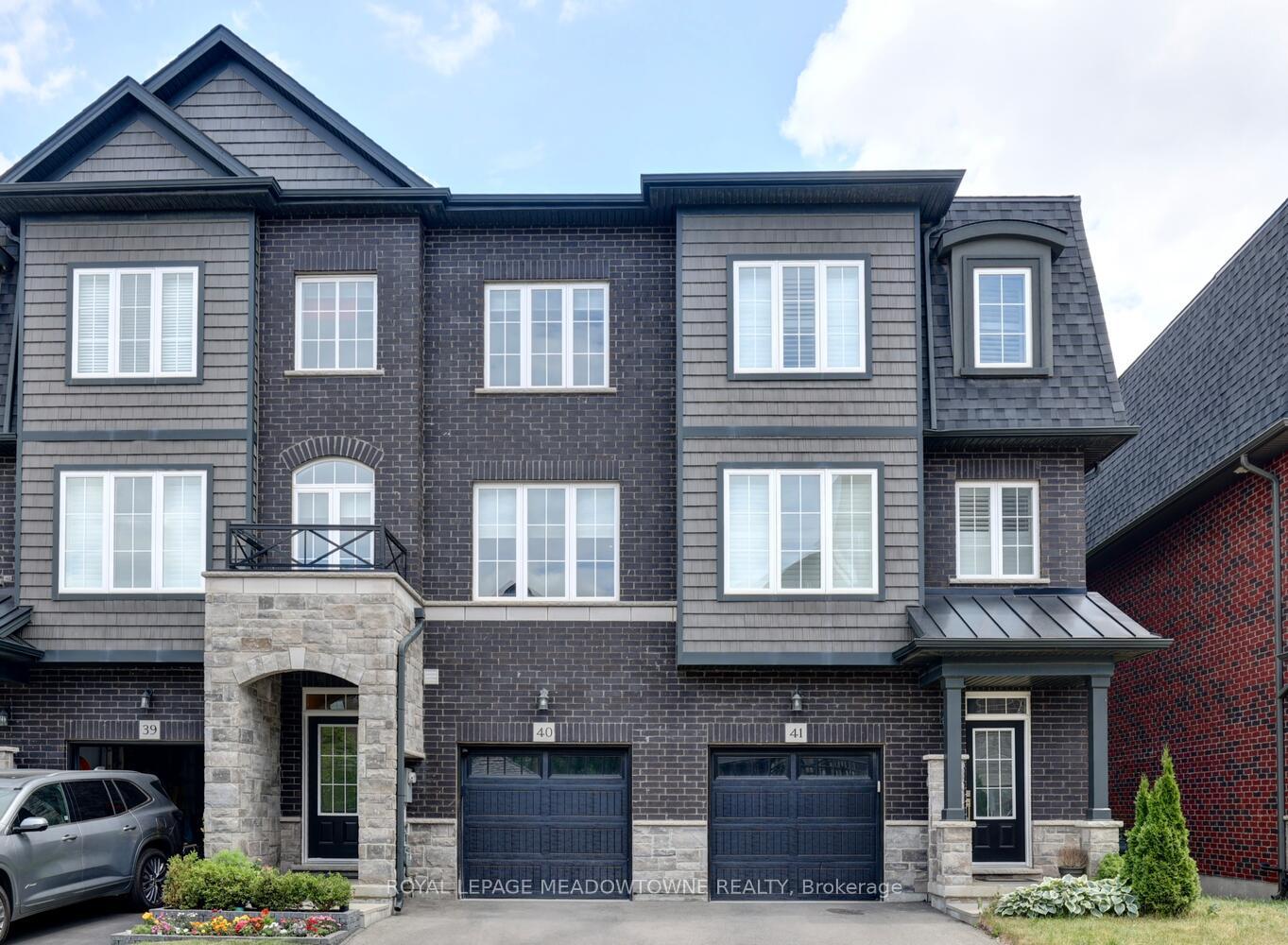 Front of Unit 40, 445 Ontario Street S