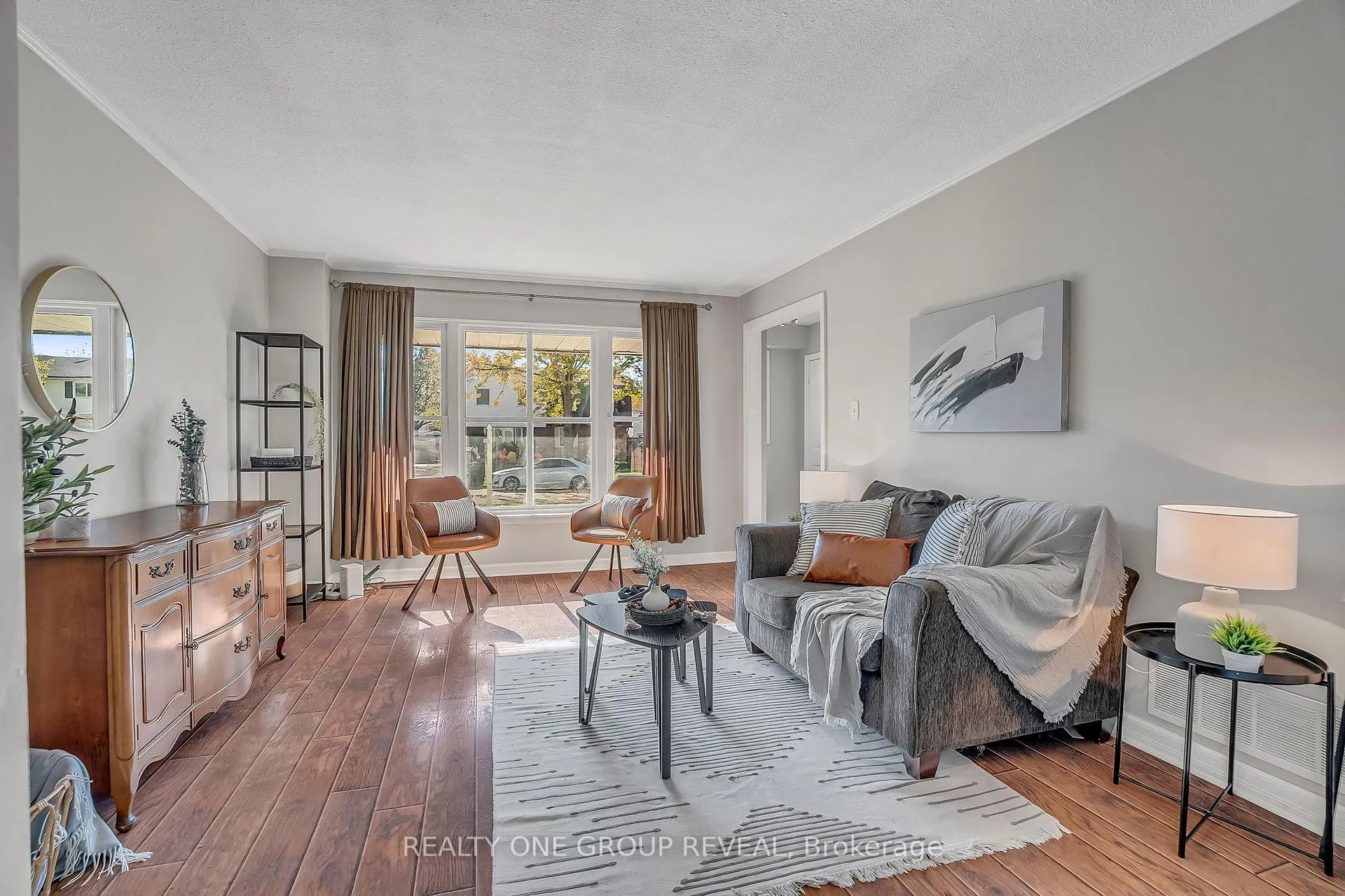 Photo 8 of 1343 Fenelon Crescent, Oshawa, Lakeview — HOMEH