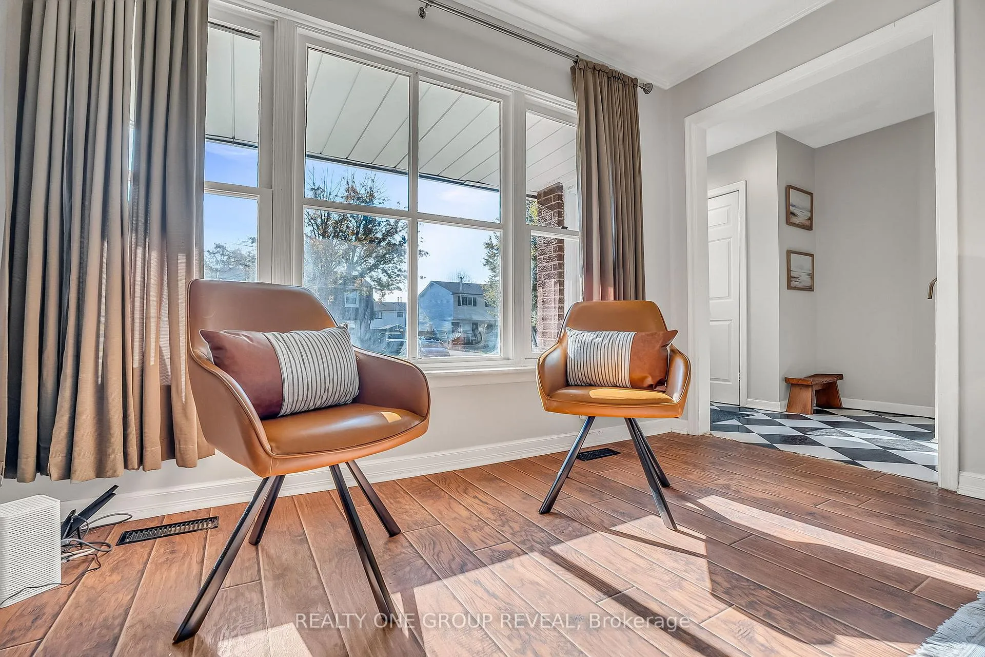 Photo 10 of 1343 Fenelon Crescent, Oshawa, Lakeview — HOMEH
