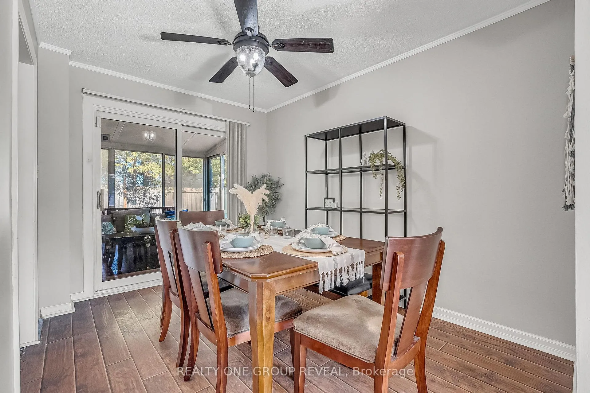 Photo 11 of 1343 Fenelon Crescent, Oshawa, Lakeview — HOMEH