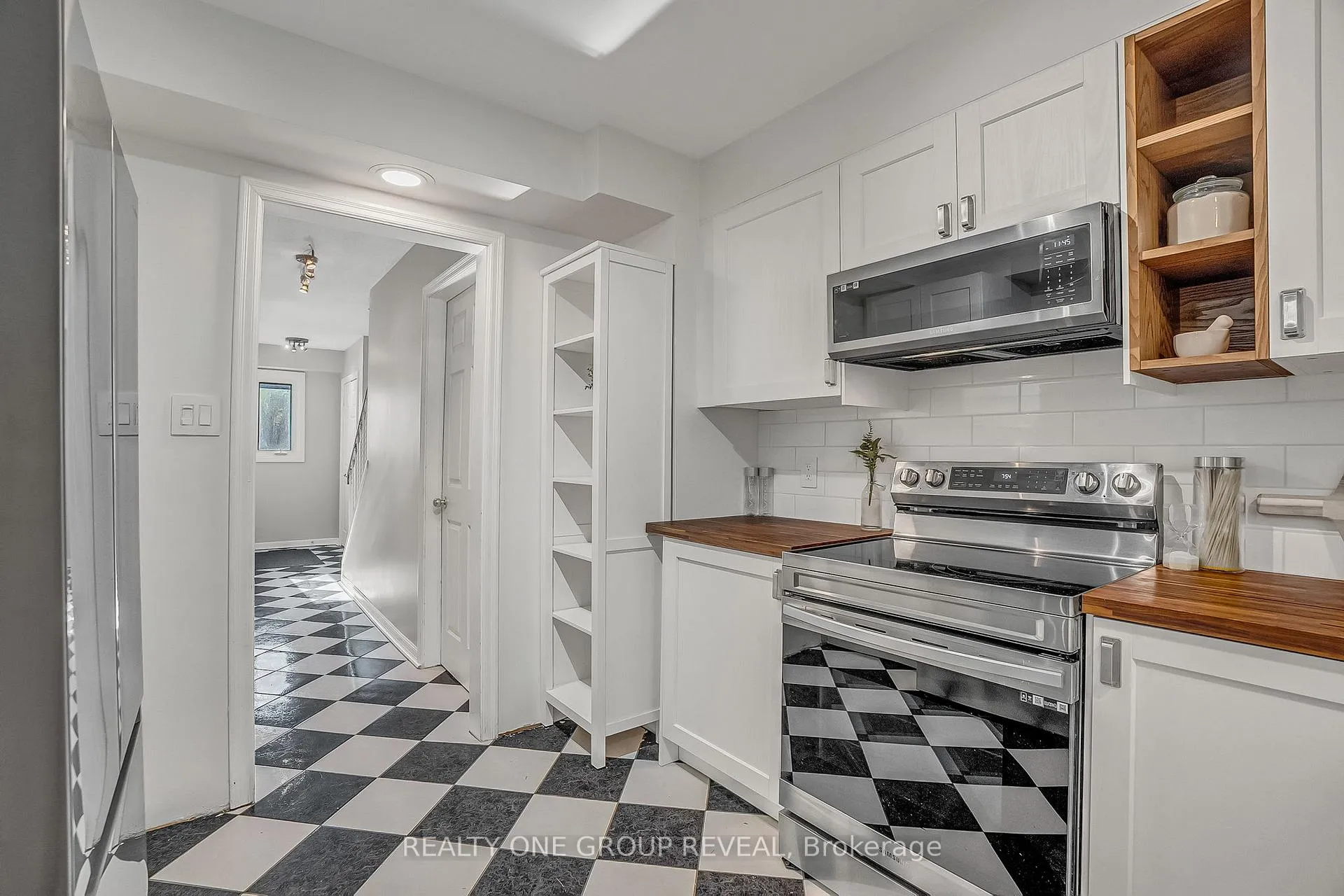 Photo 17 of 1343 Fenelon Crescent, Oshawa, Lakeview — HOMEH
