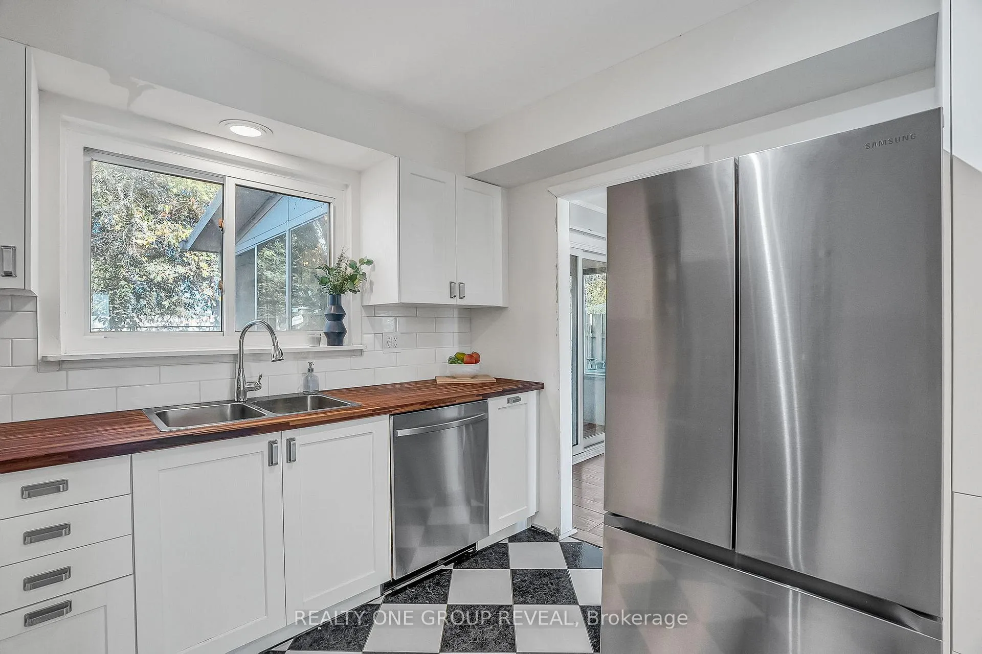 Photo 18 of 1343 Fenelon Crescent, Oshawa, Lakeview — HOMEH