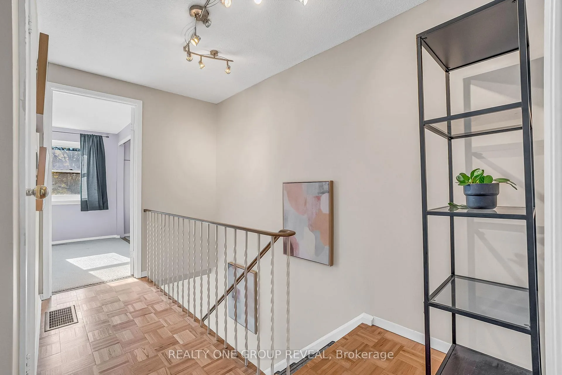 Photo 21 of 1343 Fenelon Crescent, Oshawa, Lakeview — HOMEH