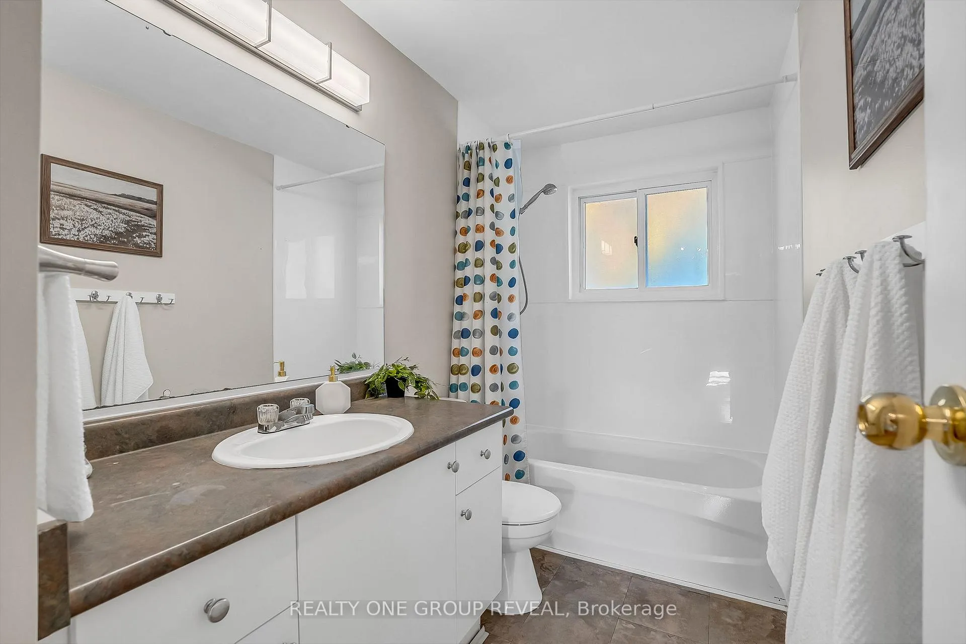 Photo 29 of 1343 Fenelon Crescent, Oshawa, Lakeview — HOMEH