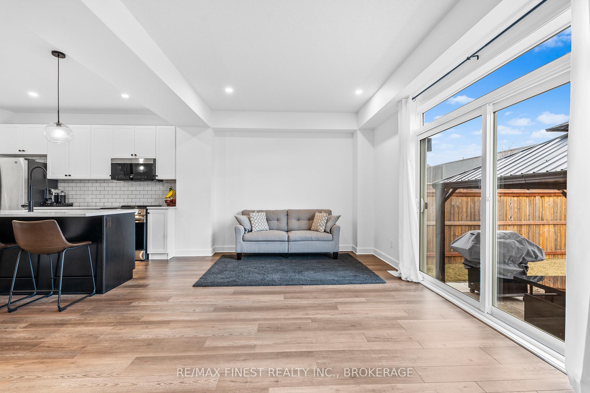 Photo 9 of 939 Stonewalk Drive, Kingston, Kingston East (Incl Barret Crt) — HOMEH