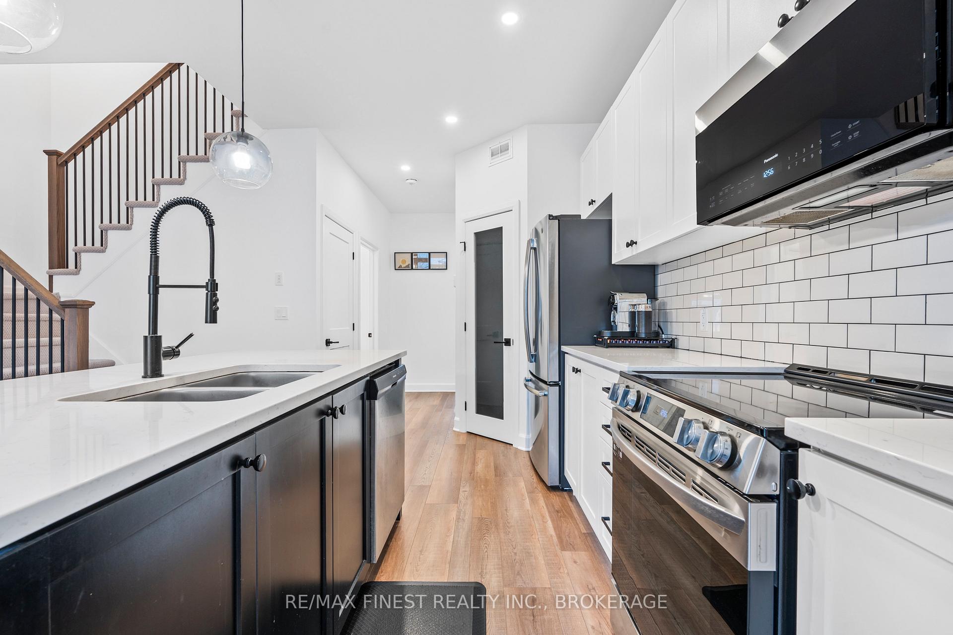 Photo 13 of 939 Stonewalk Drive, Kingston, Kingston East (Incl Barret Crt) — HOMEH