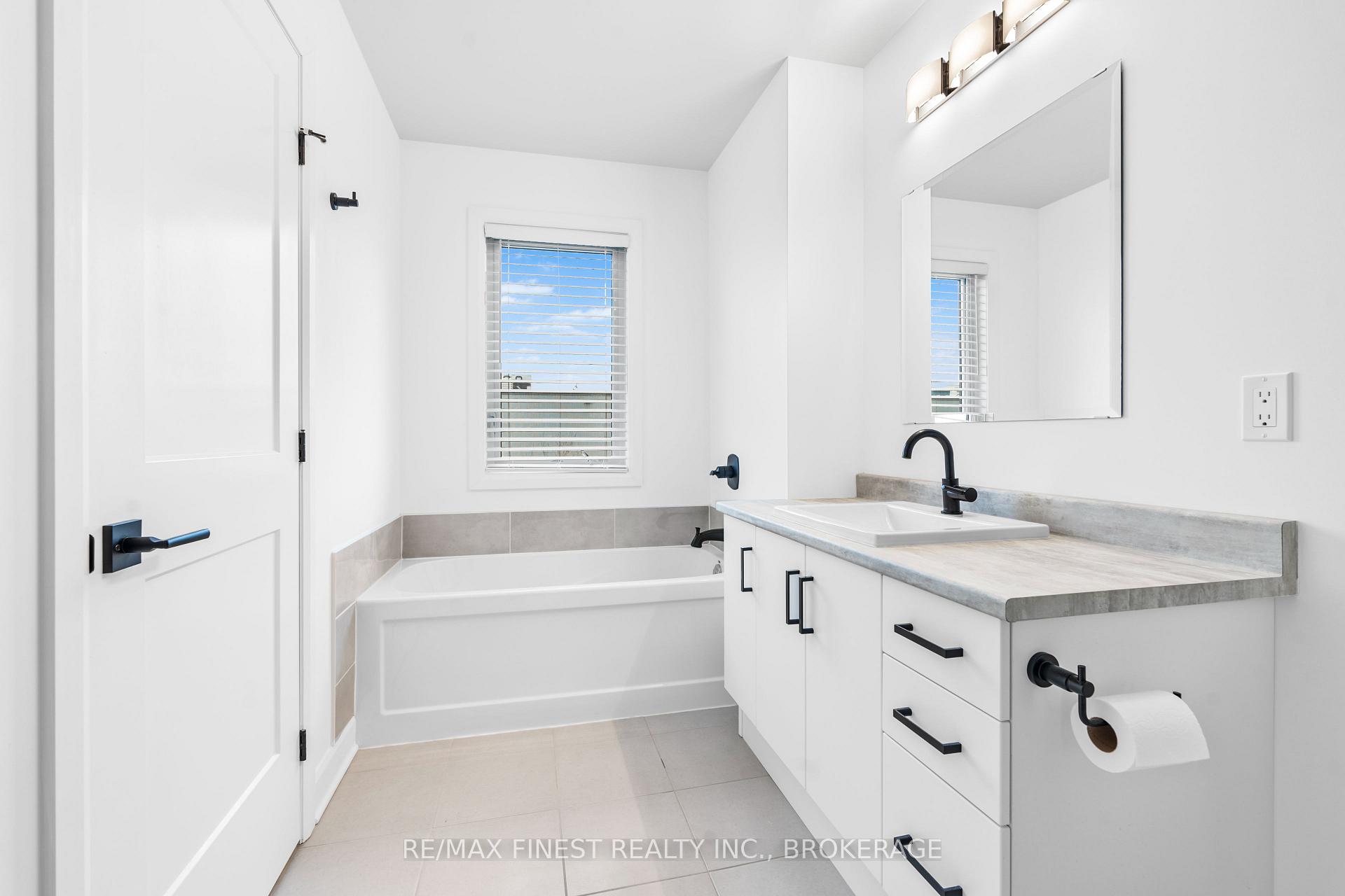 Photo 21 of 939 Stonewalk Drive, Kingston, Kingston East (Incl Barret Crt) — HOMEH