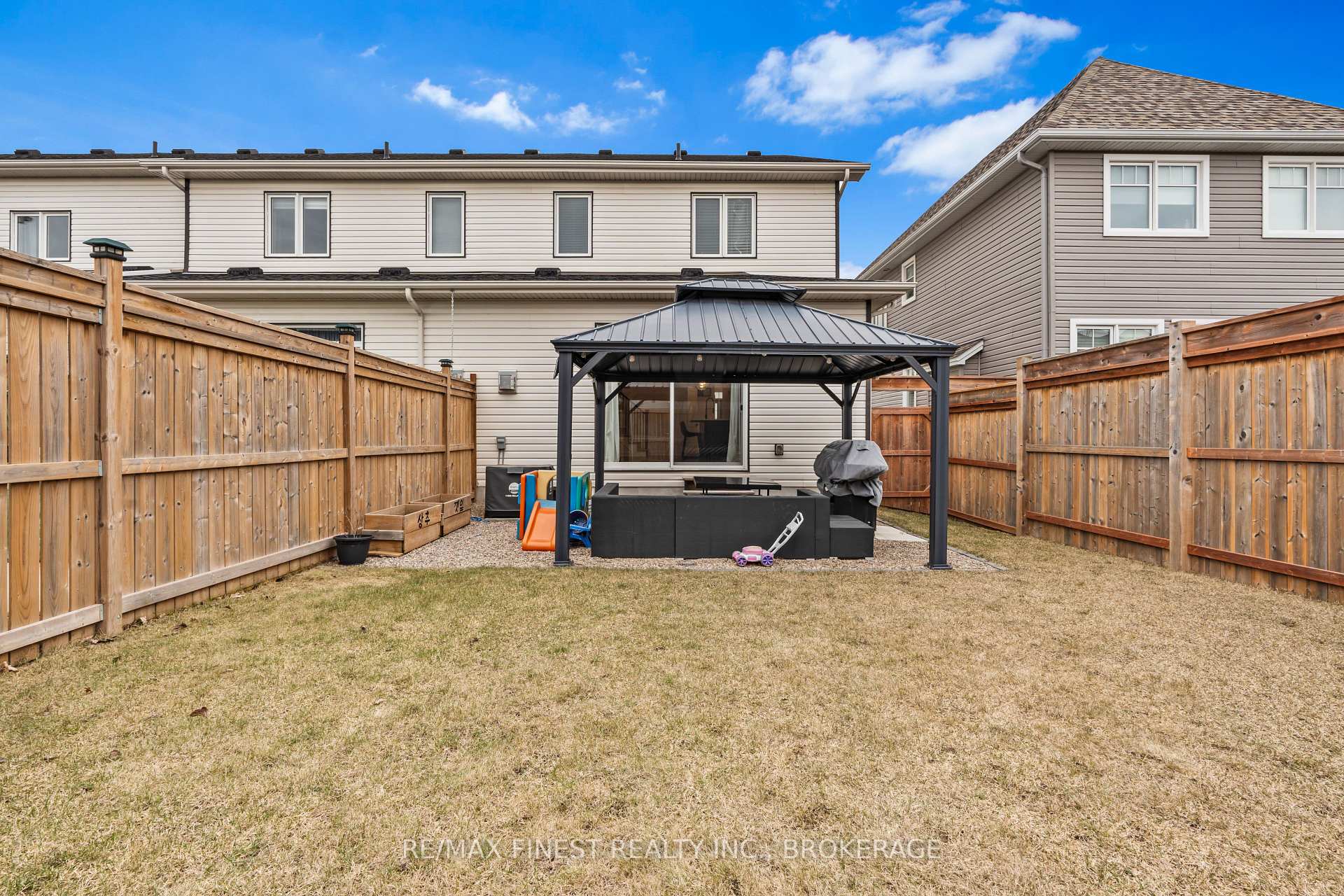 Photo 40 of 939 Stonewalk Drive, Kingston, Kingston East (Incl Barret Crt) — HOMEH