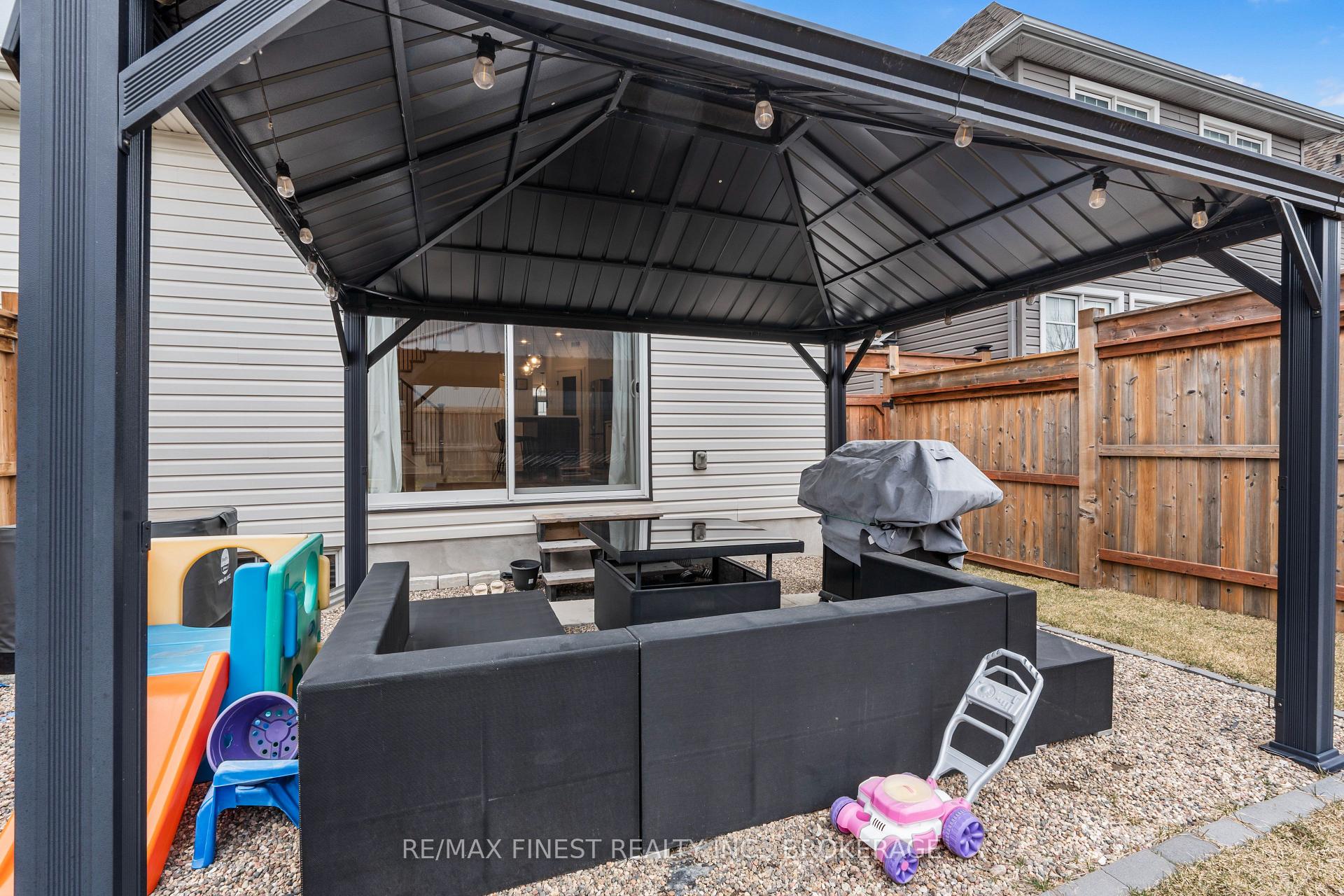 Photo 41 of 939 Stonewalk Drive, Kingston, Kingston East (Incl Barret Crt) — HOMEH