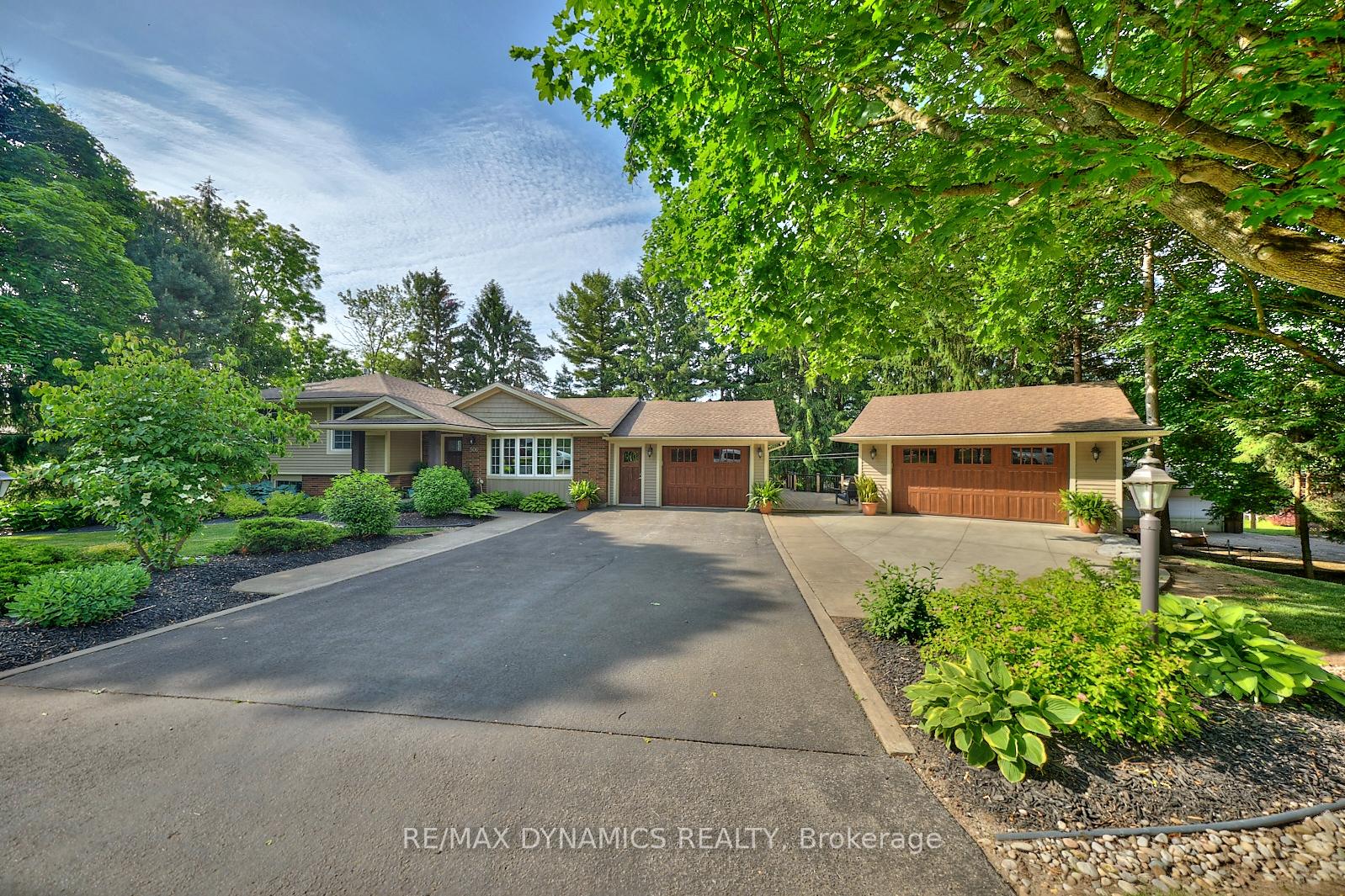 Photo 4 of 506 Memorial Drive, Pelham, Fenwick — HOMEH