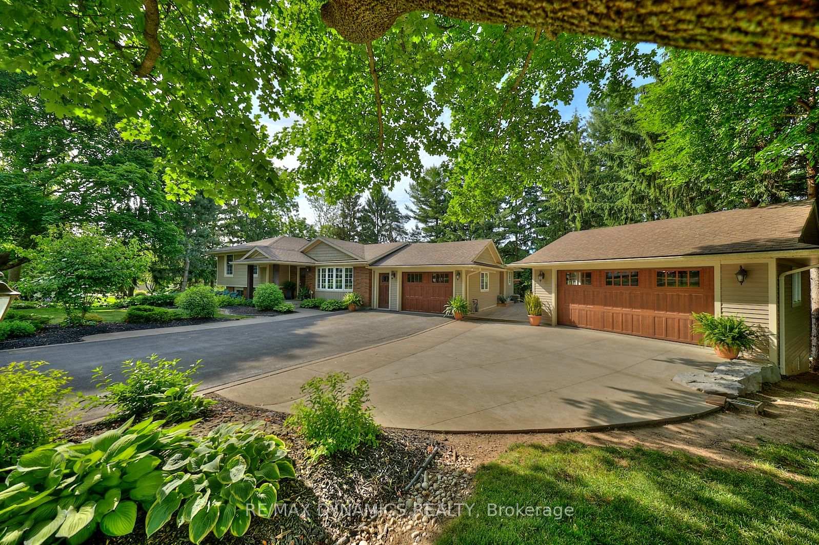 Photo 5 of 506 Memorial Drive, Pelham, Fenwick — HOMEH