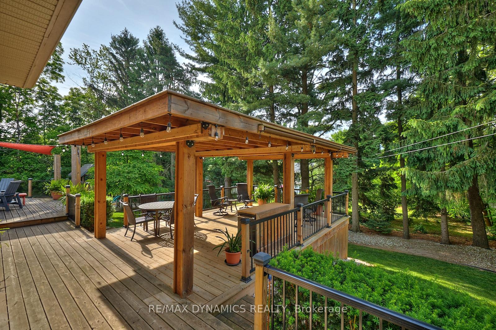 Photo 10 of 506 Memorial Drive, Pelham, Fenwick — HOMEH