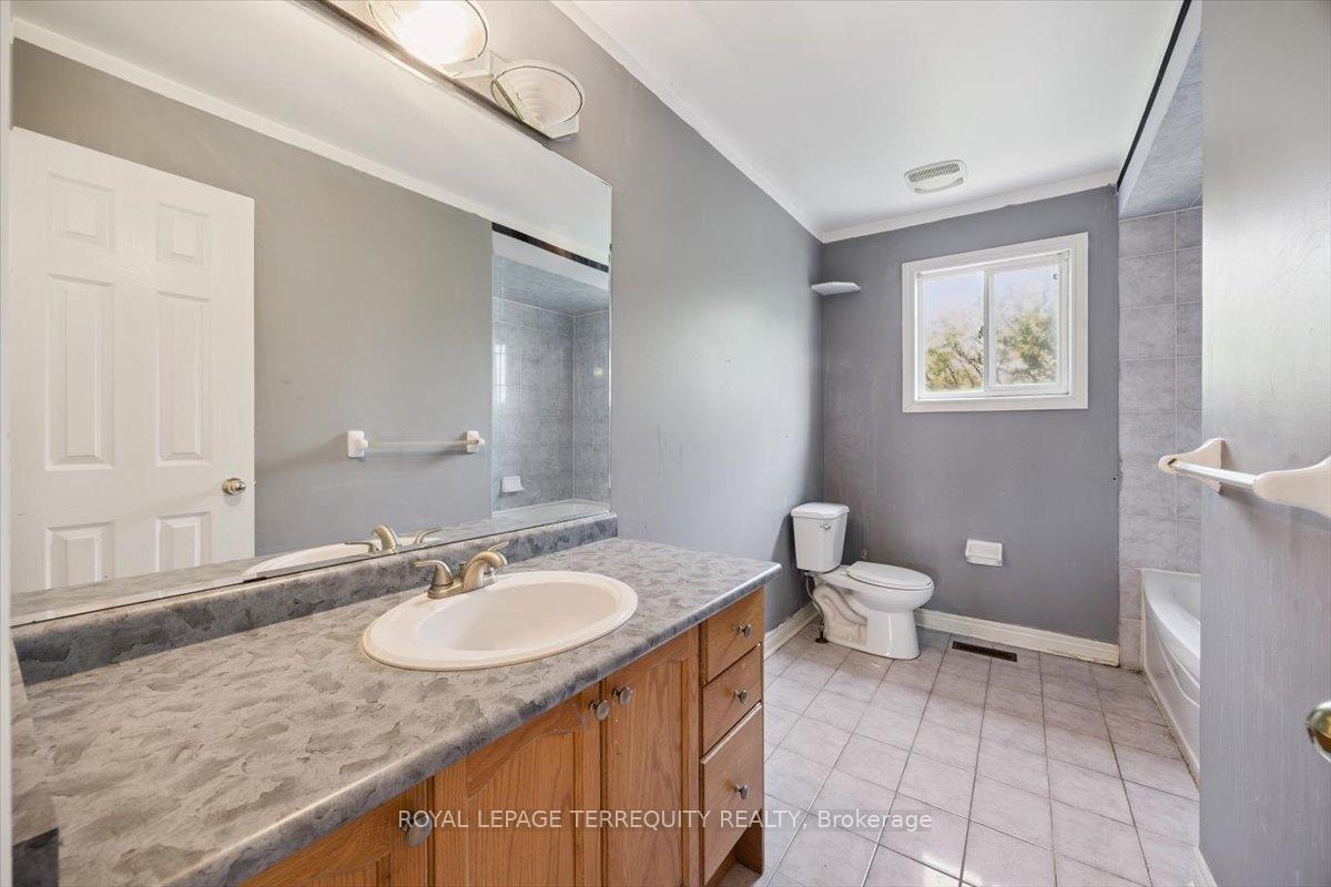 Photo 21 of 288 Fleming Drive, Milton, Dempsey — HOMEH