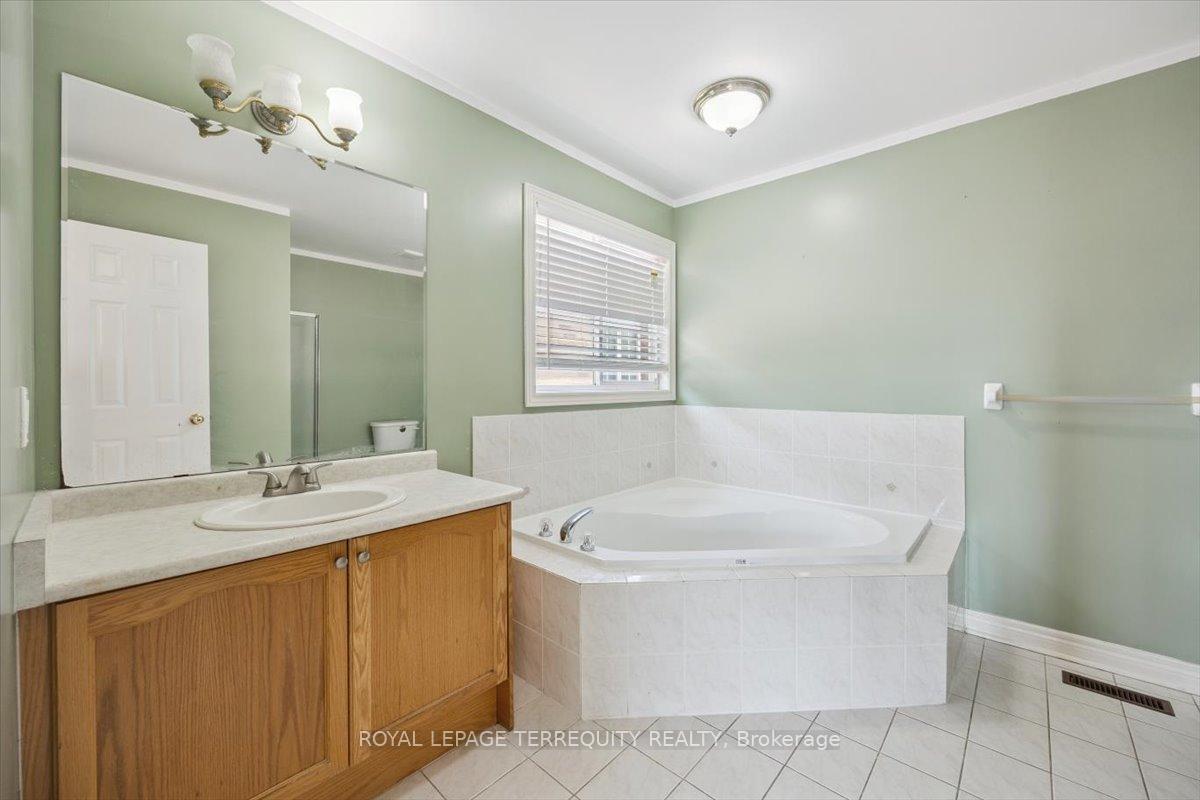 Photo 17 of 288 Fleming Drive, Milton, Dempsey — HOMEH