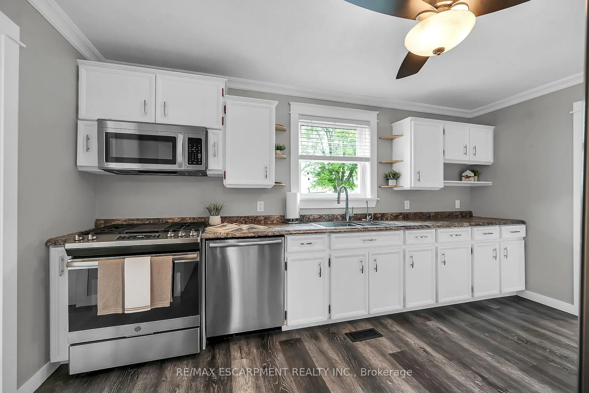 Photo 17 of 1044 Main Street, Norfolk, Port Dover — HOMEH