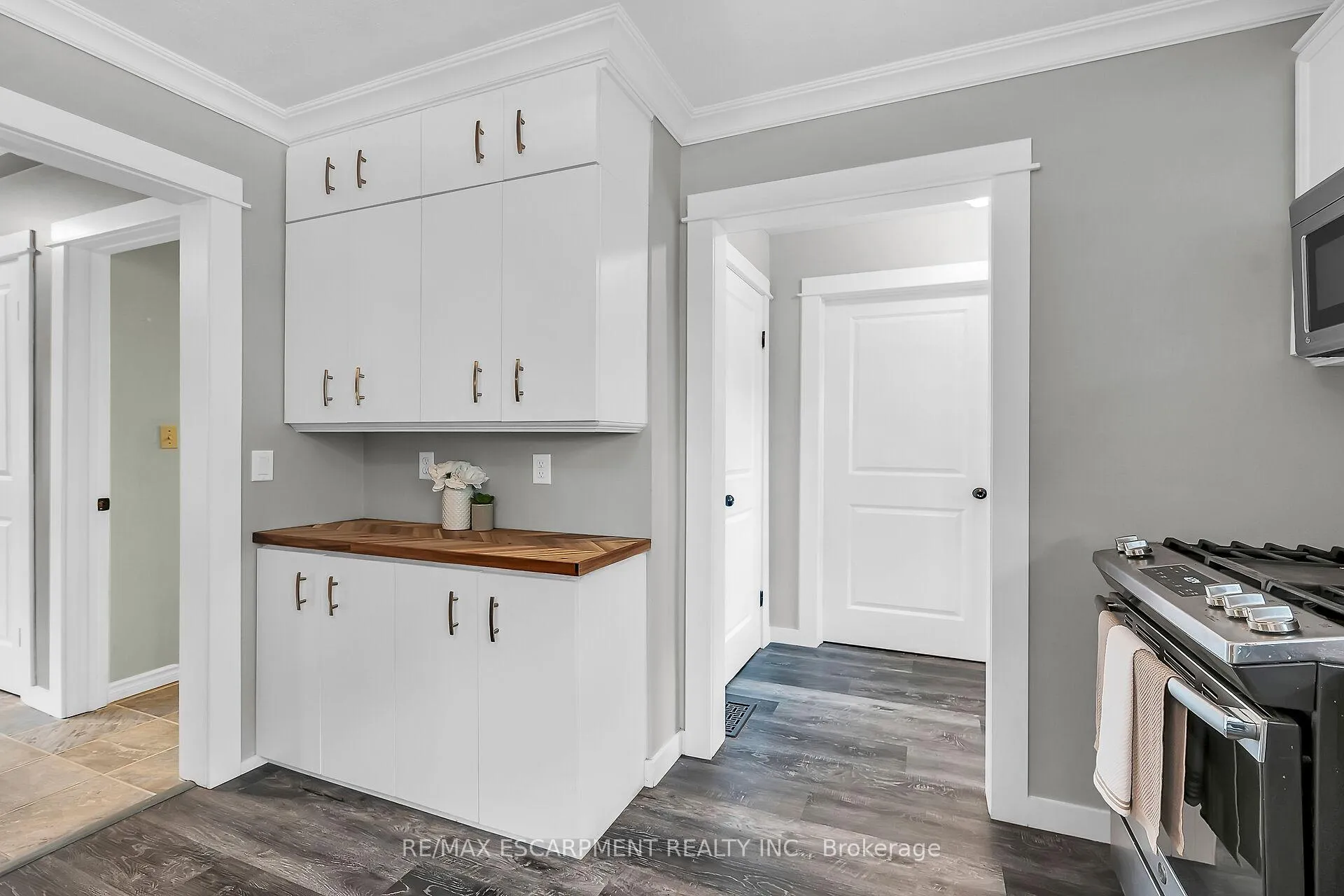 Photo 19 of 1044 Main Street, Norfolk, Port Dover — HOMEH