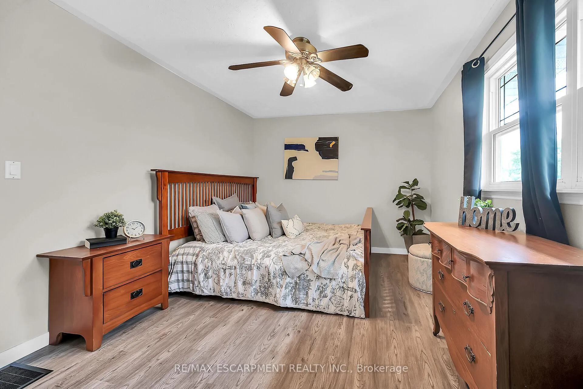 Photo 26 of 1044 Main Street, Norfolk, Port Dover — HOMEH