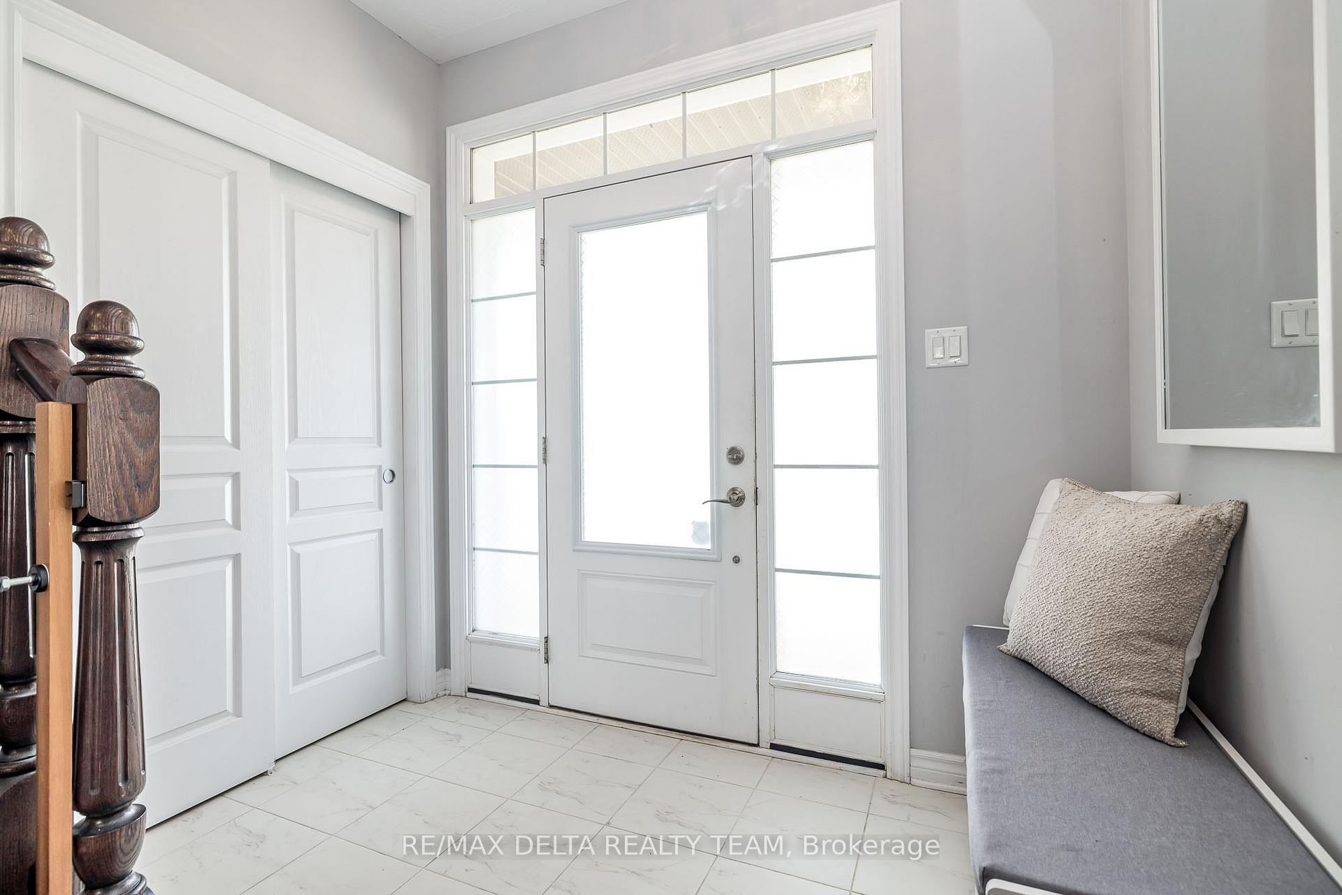 Photo 2 of 218 Enclave Walk, Ottawa, Mer Bleue/Bradley Estates/Anderson Park — HOMEH
