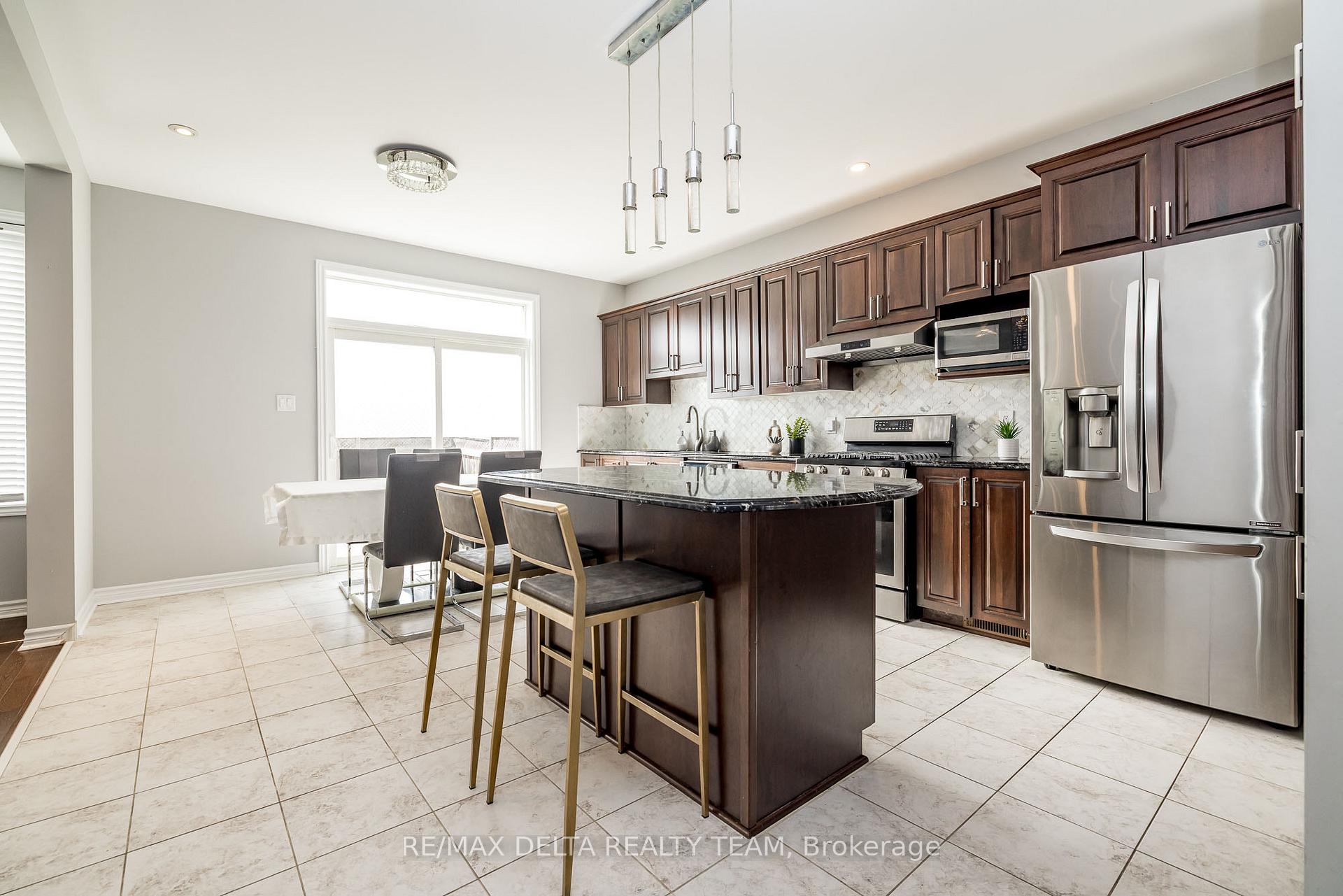 Photo 6 of 218 Enclave Walk, Ottawa, Mer Bleue/Bradley Estates/Anderson Park — HOMEH