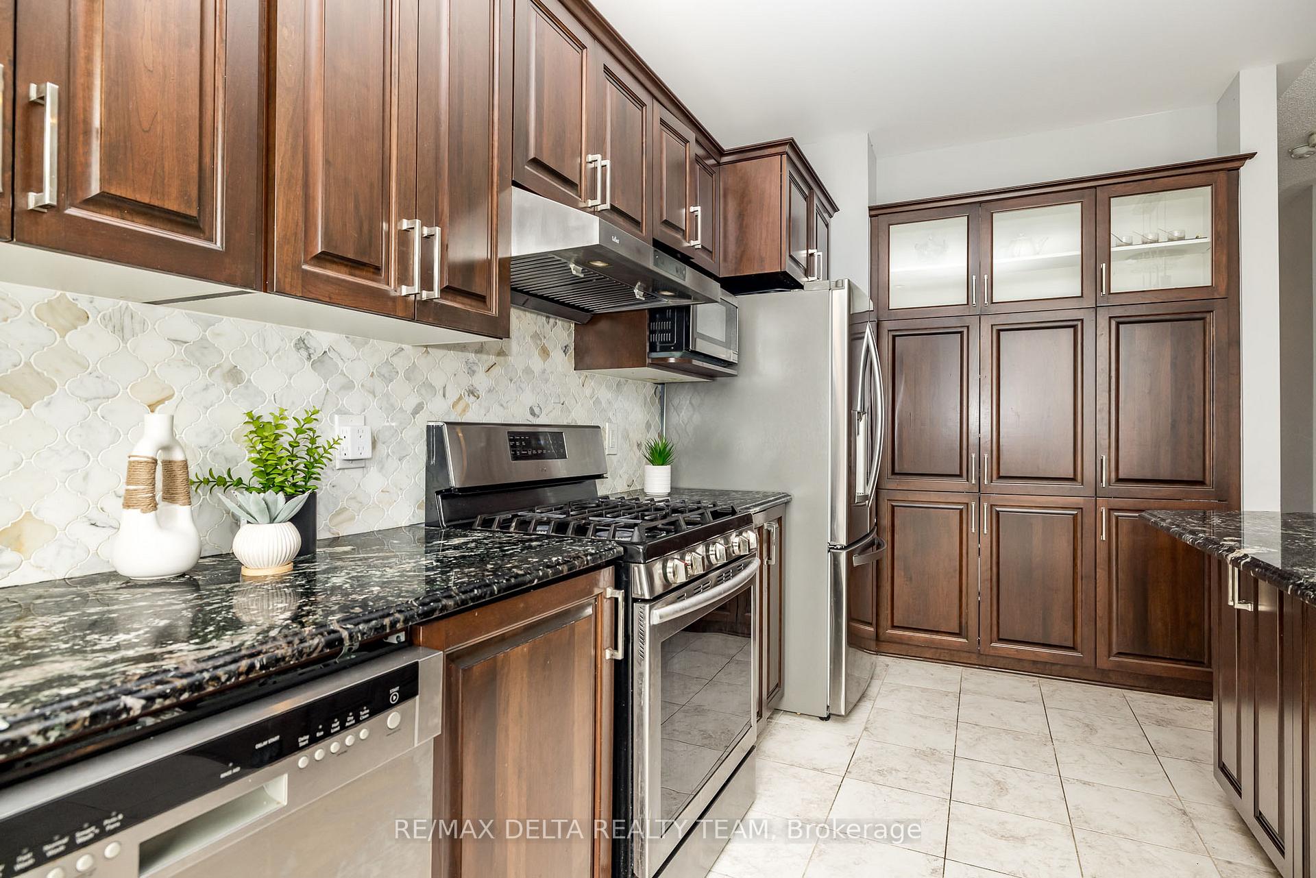 Photo 7 of 218 Enclave Walk, Ottawa, Mer Bleue/Bradley Estates/Anderson Park — HOMEH