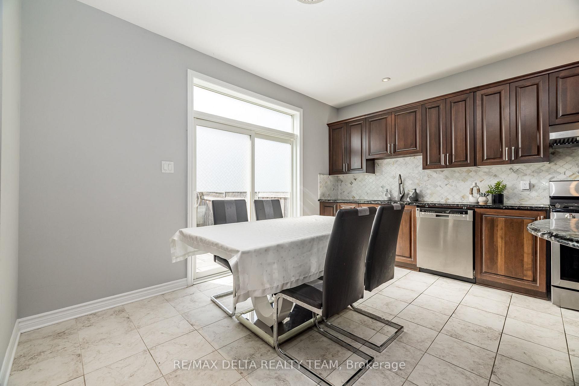 Photo 8 of 218 Enclave Walk, Ottawa, Mer Bleue/Bradley Estates/Anderson Park — HOMEH