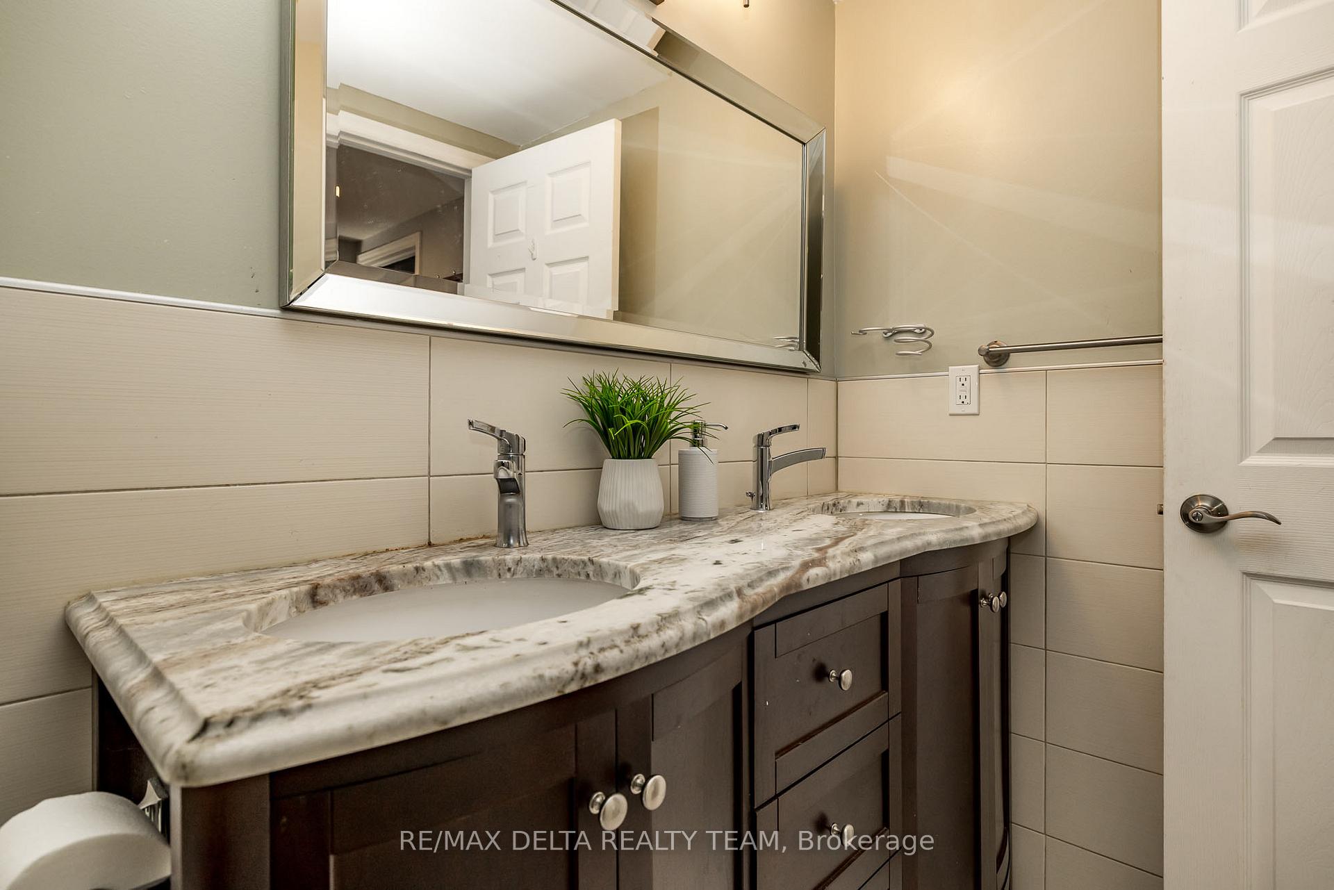 Photo 24 of 218 Enclave Walk, Ottawa, Mer Bleue/Bradley Estates/Anderson Park — HOMEH