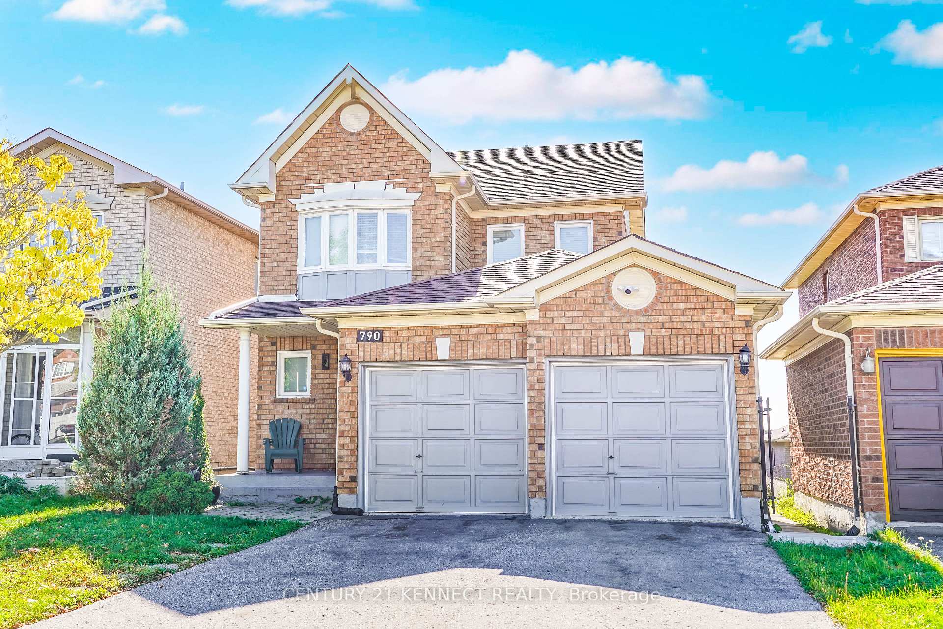 Front of 790 Stonehaven Avenue