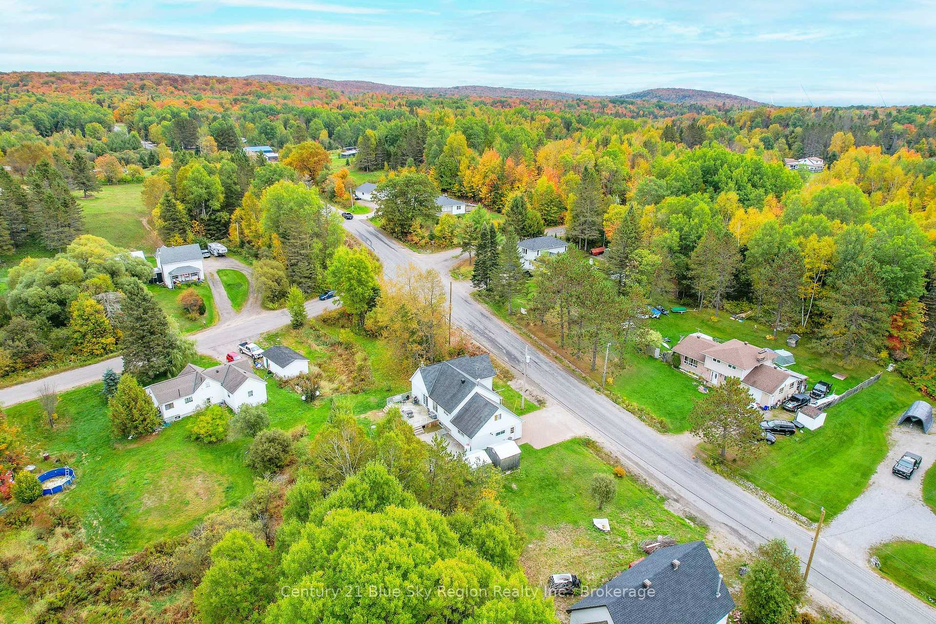 Photo 4 of 90 Feronia Road, North Bay, Birchaven — HOMEH