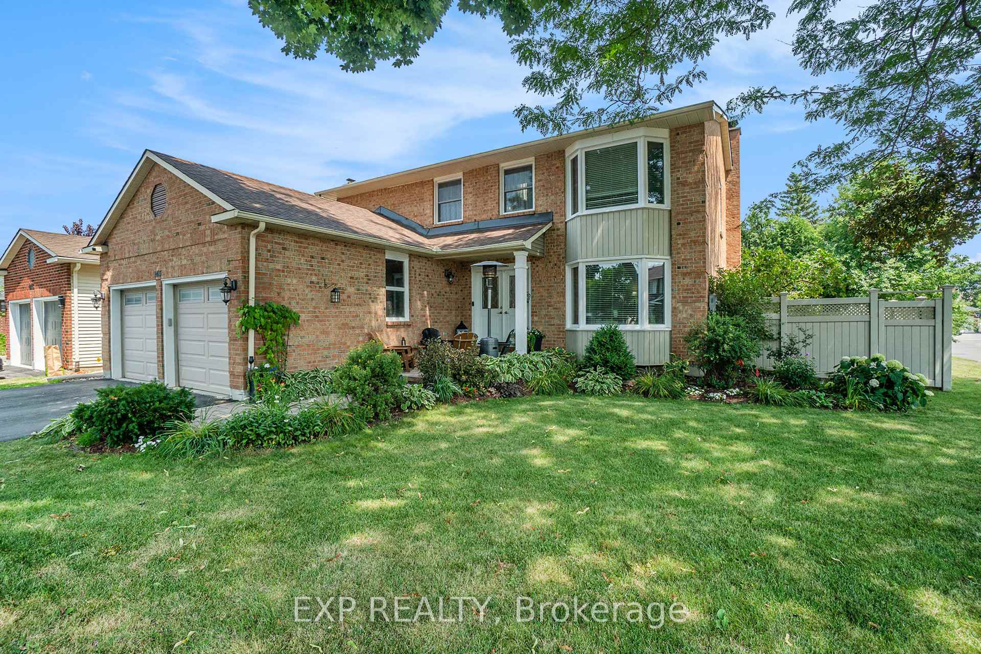 Photo 2 of 1415 Bouton D'or Way, Ottawa, Bilberry Creek/Queenswood Heights — HOMEH