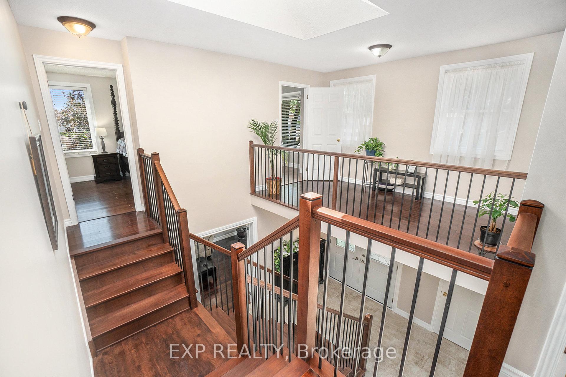 Photo 4 of 1415 Bouton D'or Way, Ottawa, Bilberry Creek/Queenswood Heights — HOMEH