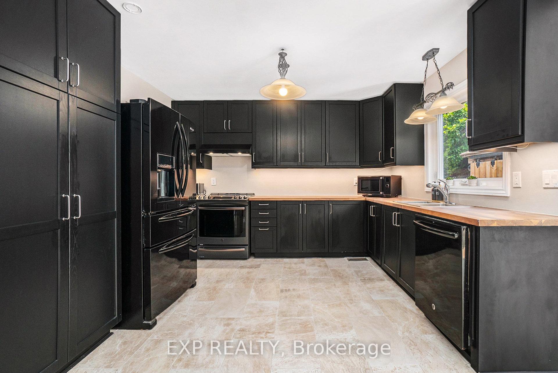 Photo 9 of 1415 Bouton D'or Way, Ottawa, Bilberry Creek/Queenswood Heights — HOMEH
