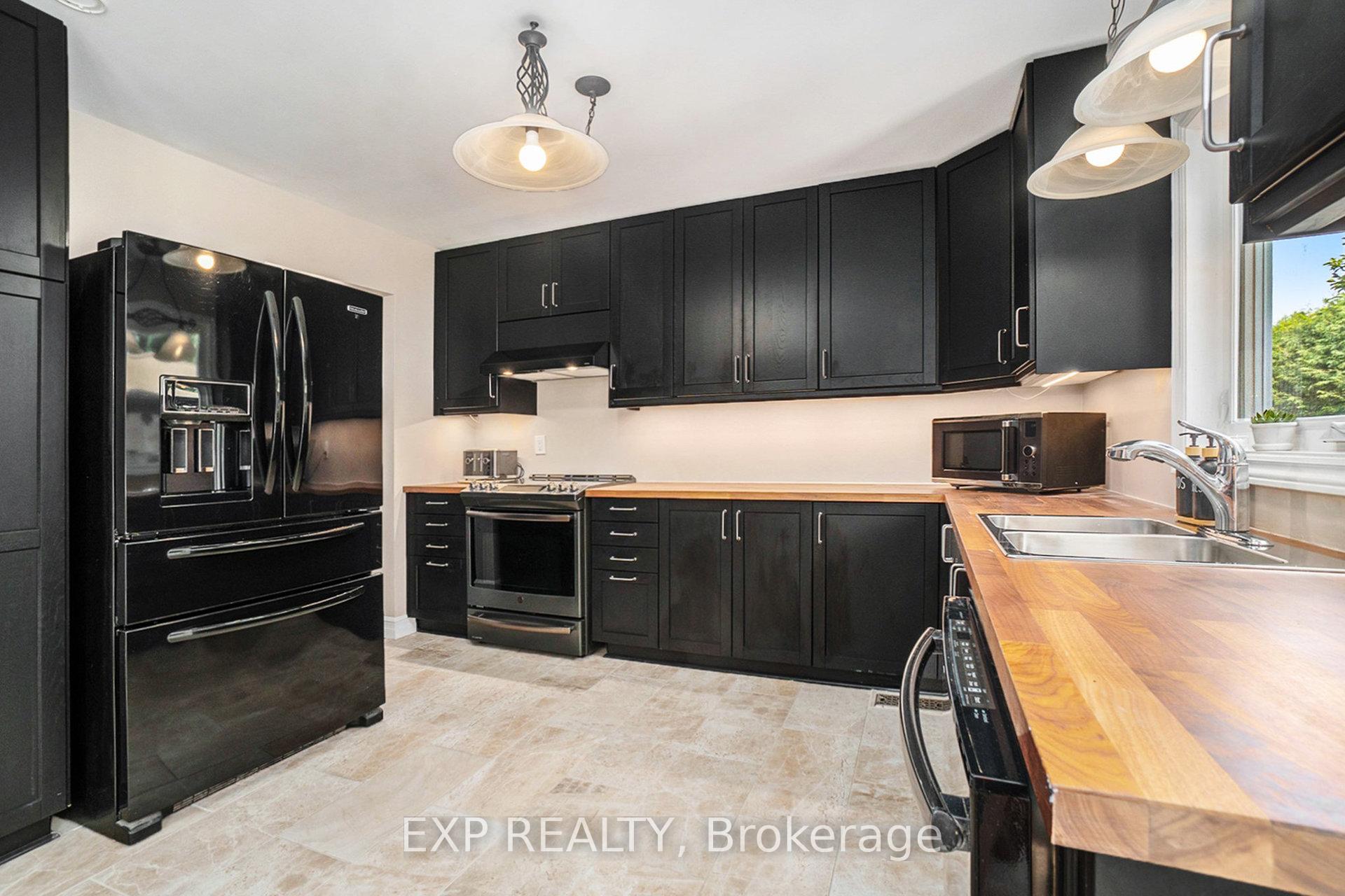 Photo 10 of 1415 Bouton D'or Way, Ottawa, Bilberry Creek/Queenswood Heights — HOMEH