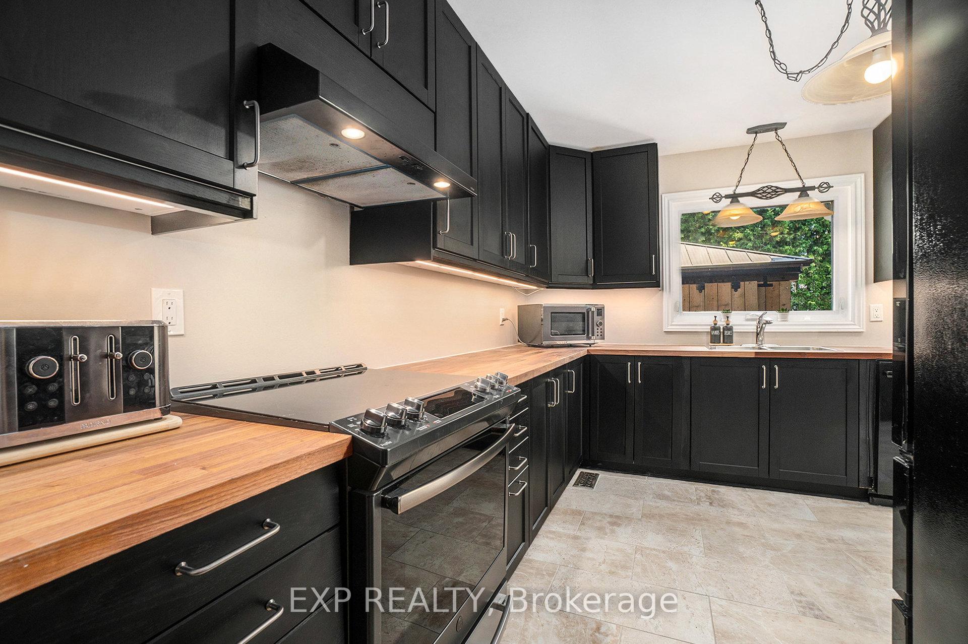 Photo 11 of 1415 Bouton D'or Way, Ottawa, Bilberry Creek/Queenswood Heights — HOMEH