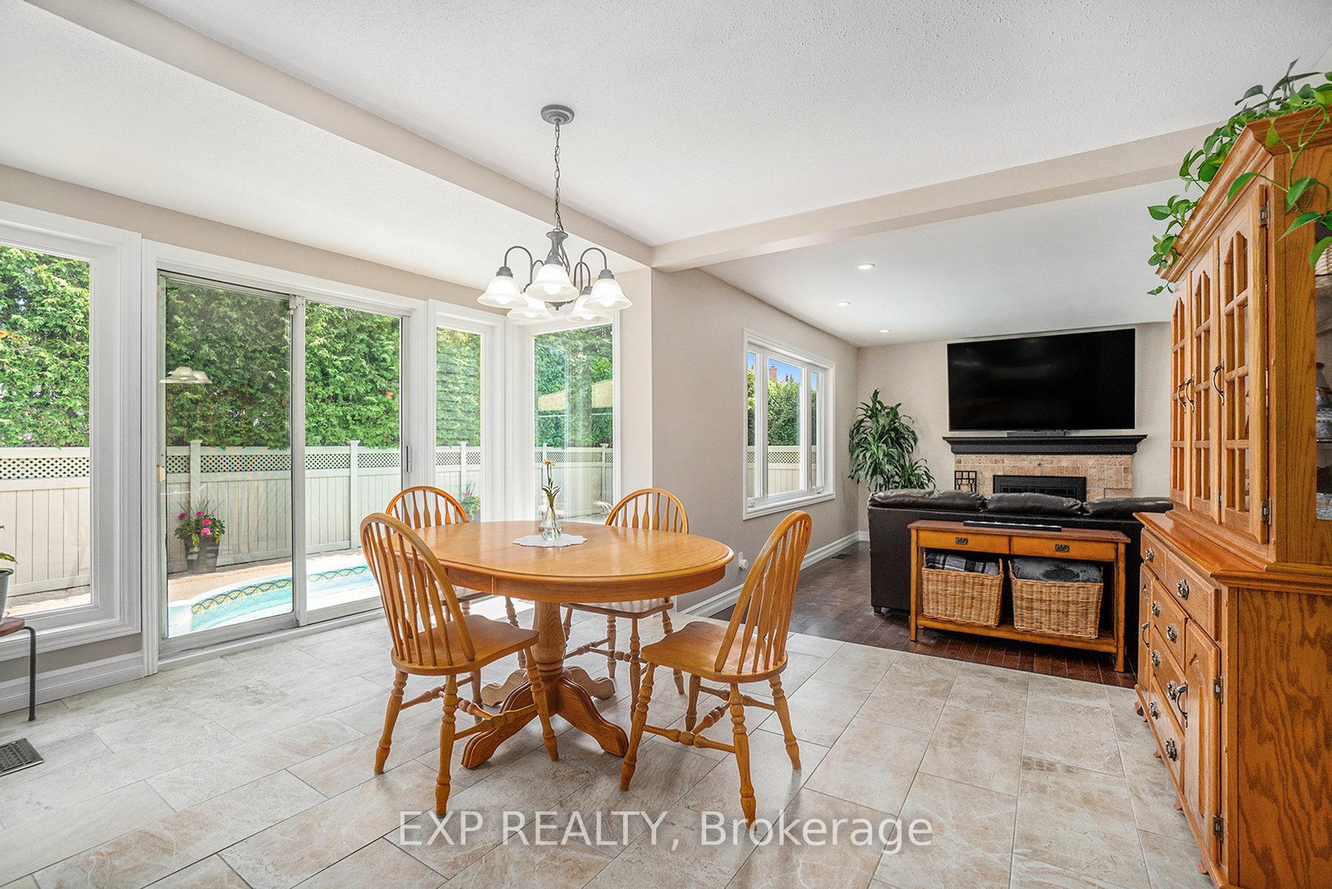 Photo 13 of 1415 Bouton D'or Way, Ottawa, Bilberry Creek/Queenswood Heights — HOMEH