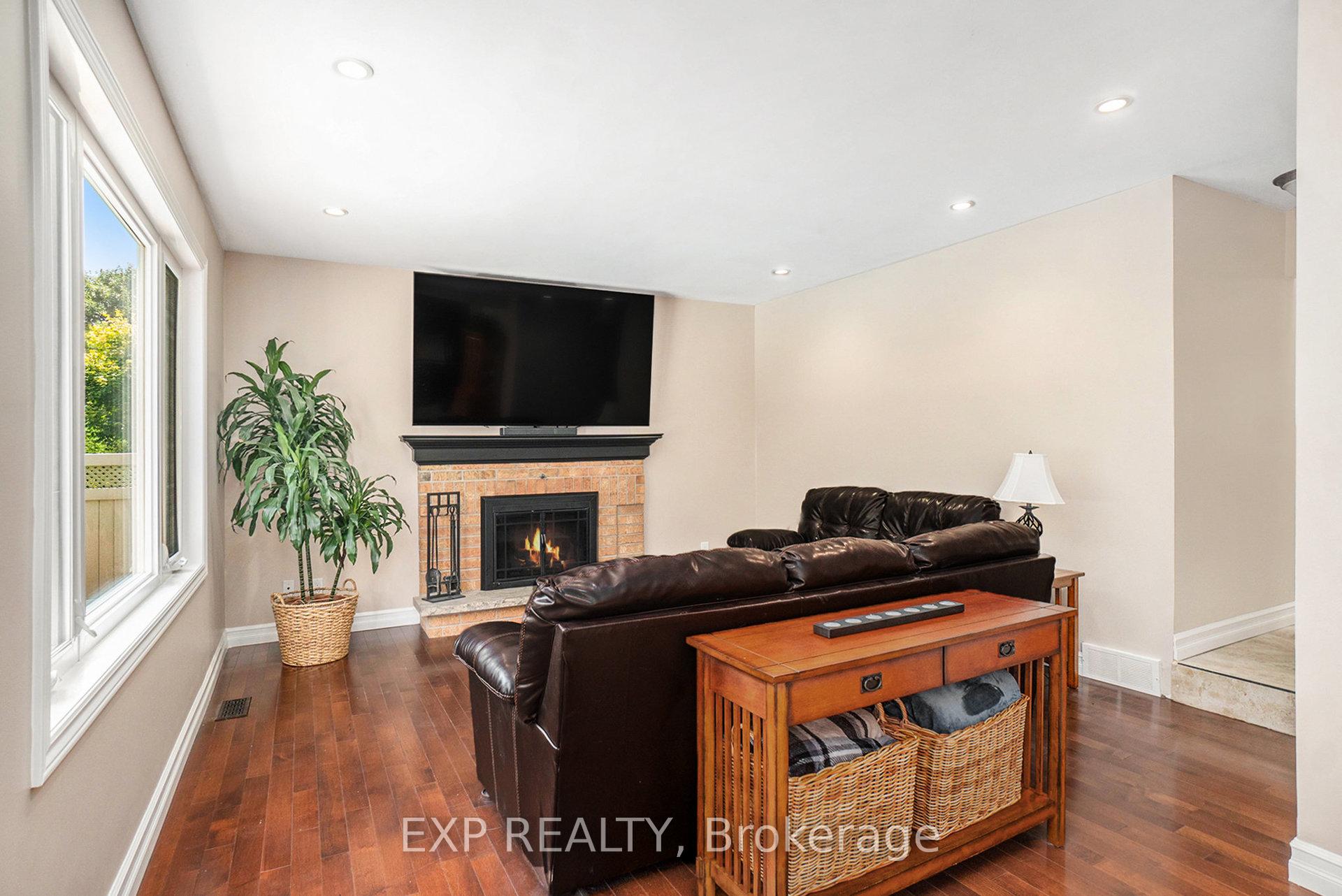 Photo 15 of 1415 Bouton D'or Way, Ottawa, Bilberry Creek/Queenswood Heights — HOMEH