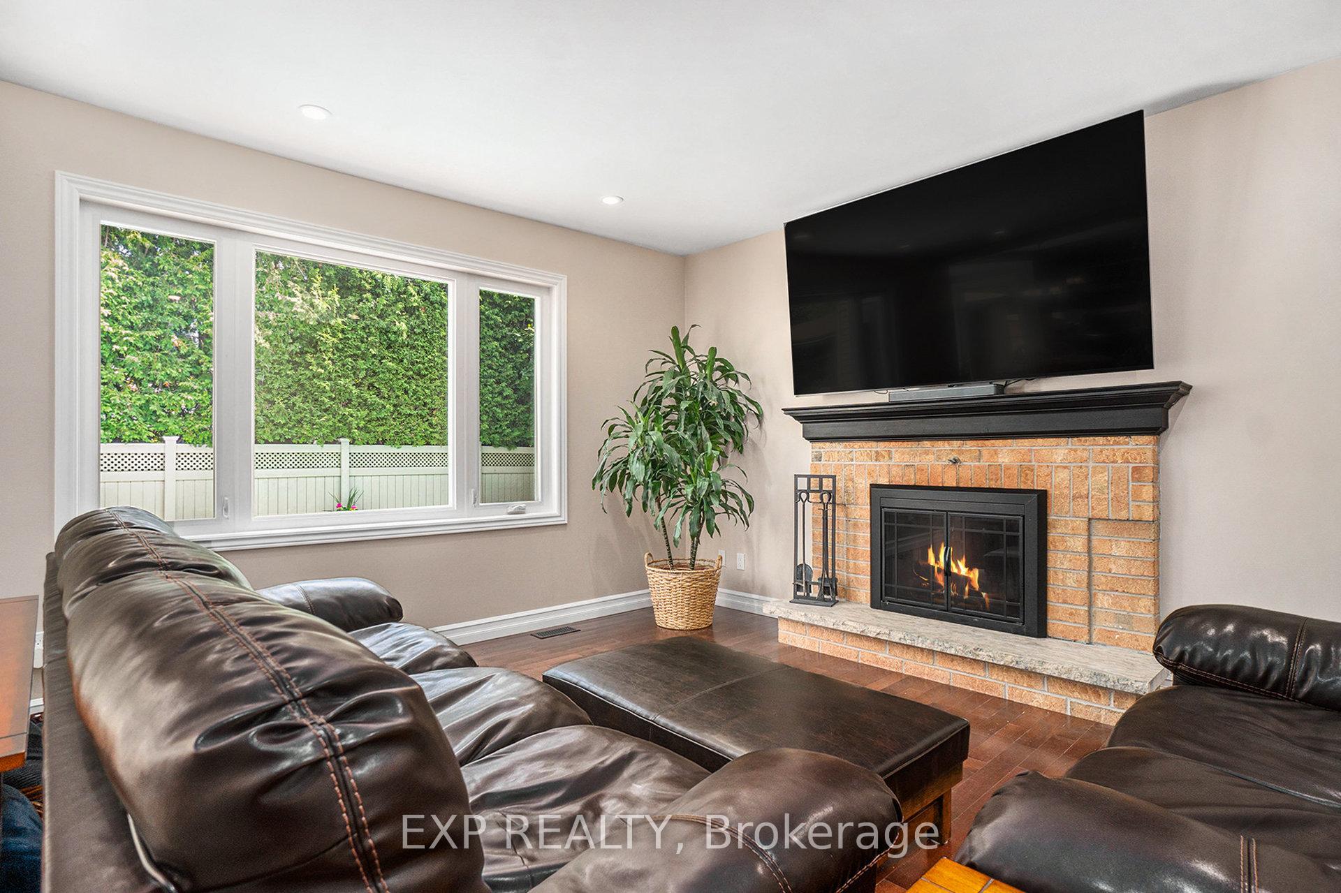 Photo 17 of 1415 Bouton D'or Way, Ottawa, Bilberry Creek/Queenswood Heights — HOMEH