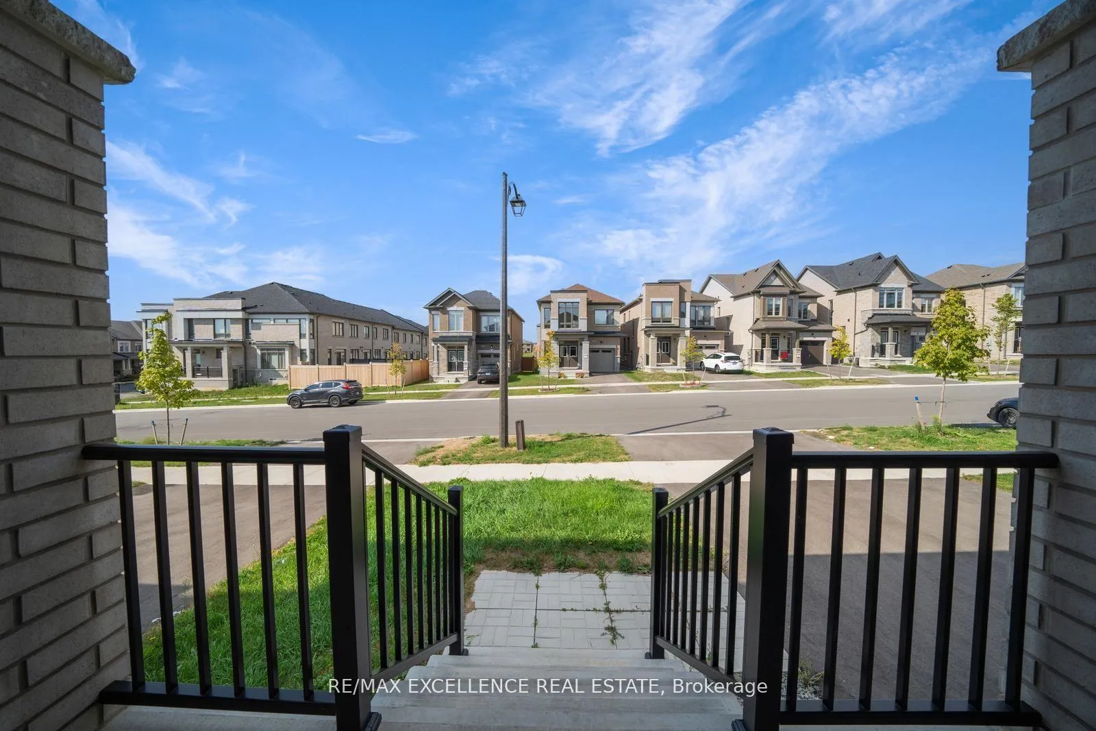 Photo 3 of 2085 Coppermine Street, Oshawa, Kedron — HOMEH
