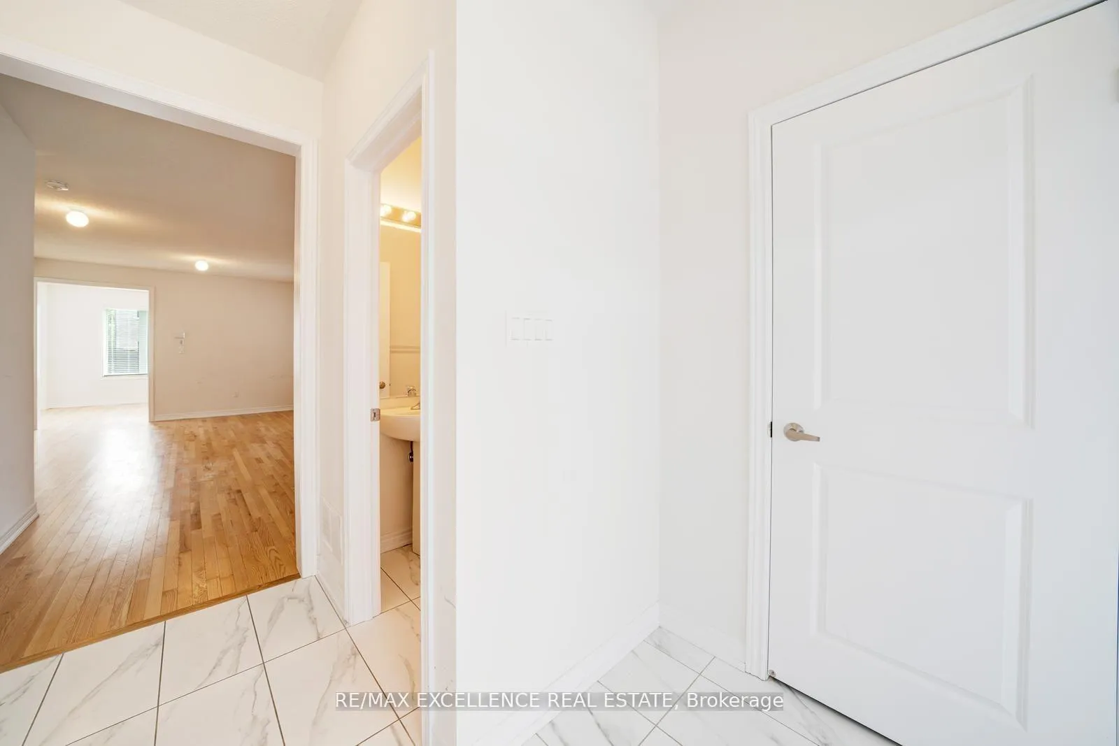 Photo 5 of 2085 Coppermine Street, Oshawa, Kedron — HOMEH