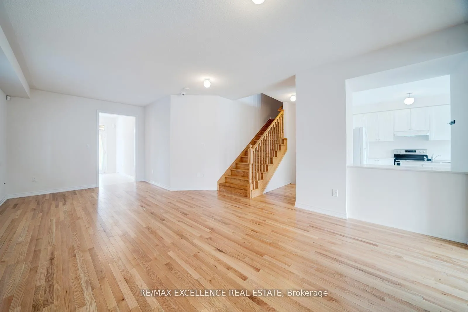 Photo 9 of 2085 Coppermine Street, Oshawa, Kedron — HOMEH