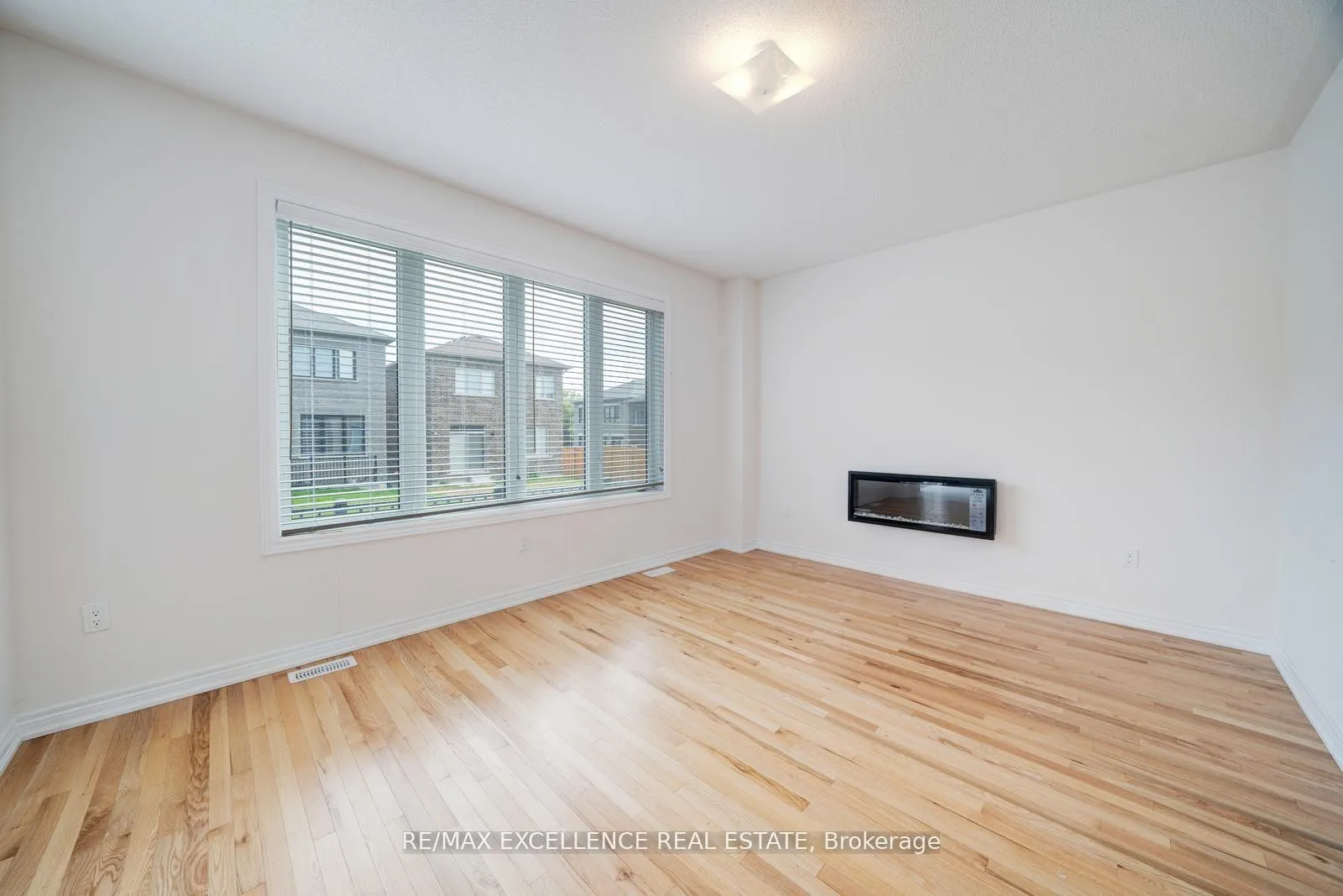 Photo 12 of 2085 Coppermine Street, Oshawa, Kedron — HOMEH