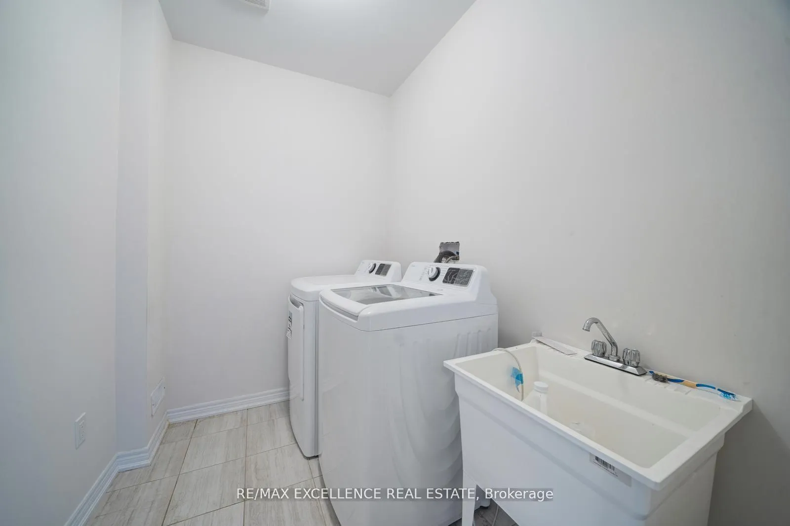 Photo 28 of 2085 Coppermine Street, Oshawa, Kedron — HOMEH