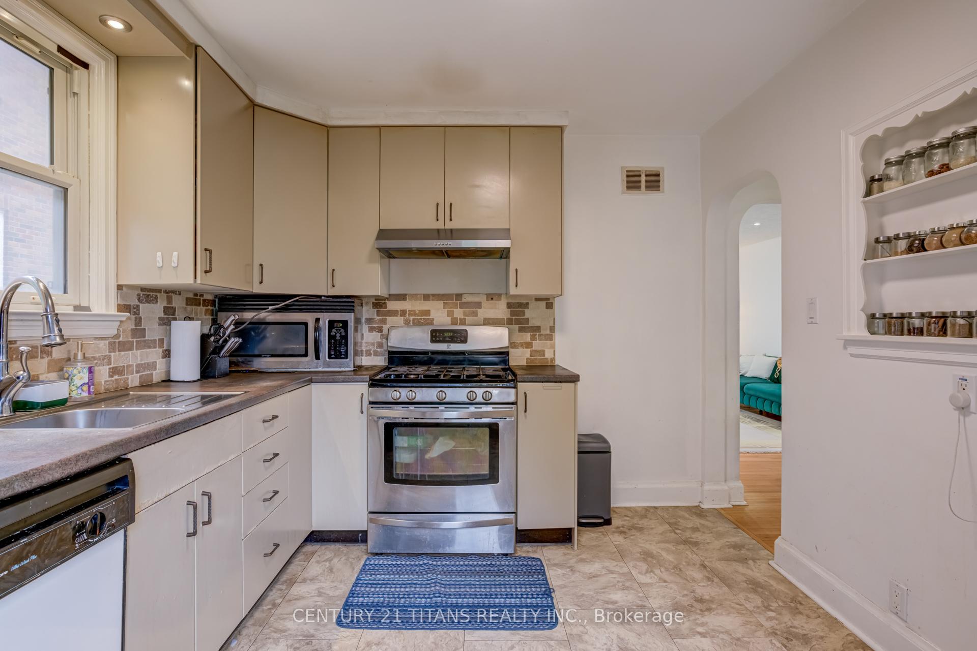 Photo 17 of 107 Wilson Road N, Oshawa, O'Neill — HOMEH
