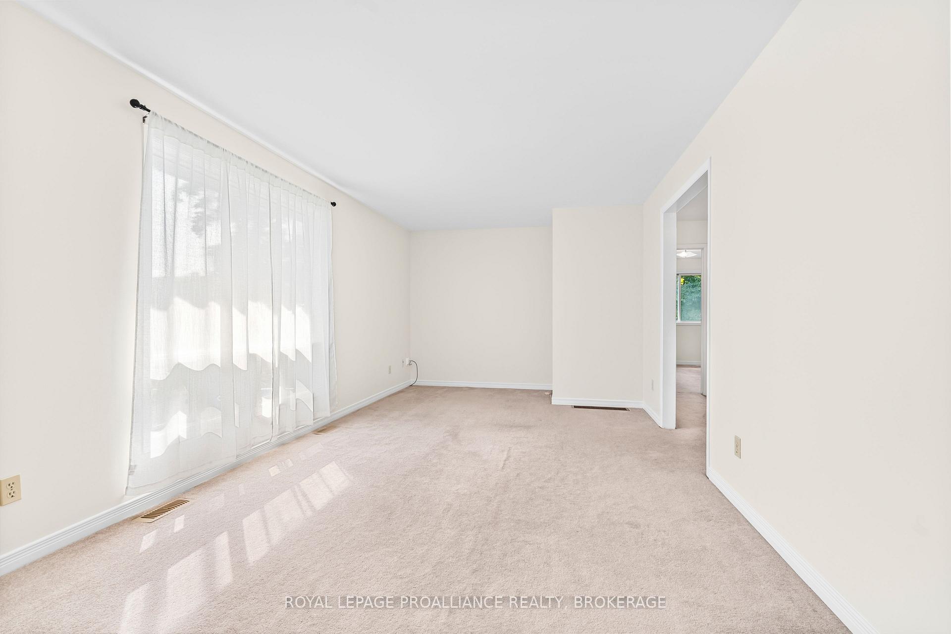 Photo 8 of 1470 Montreal Street, Kingston, Rideau — HOMEH