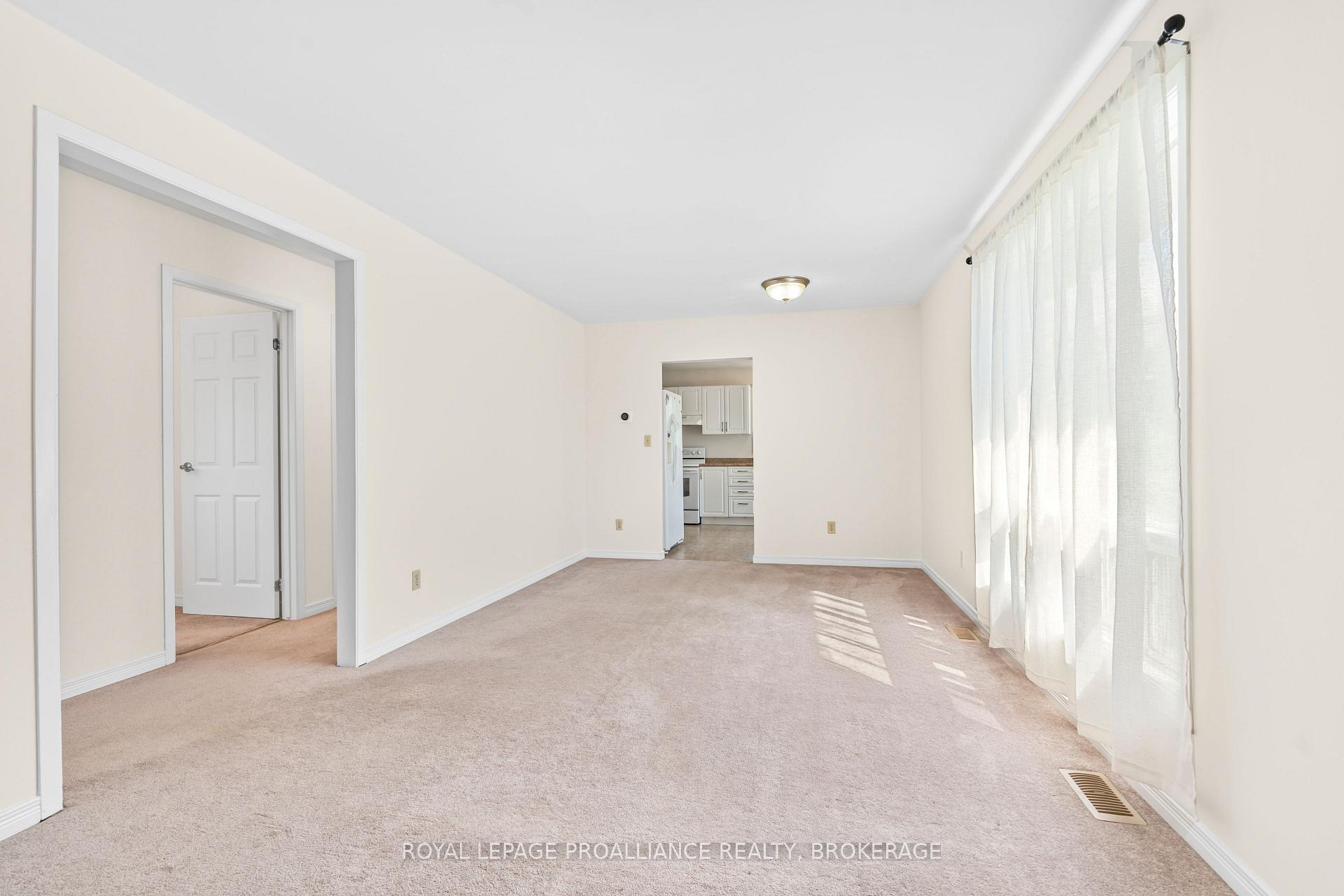 Photo 10 of 1470 Montreal Street, Kingston, Rideau — HOMEH