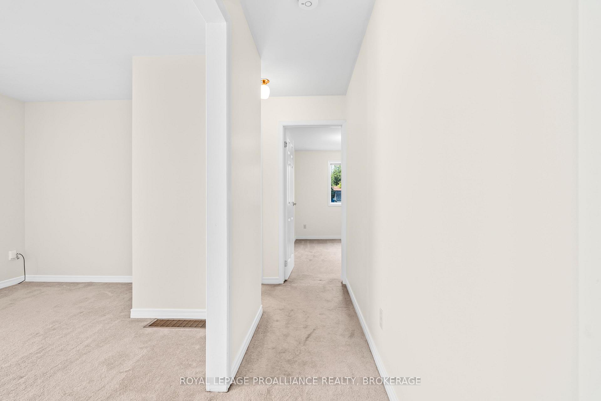 Photo 11 of 1470 Montreal Street, Kingston, Rideau — HOMEH